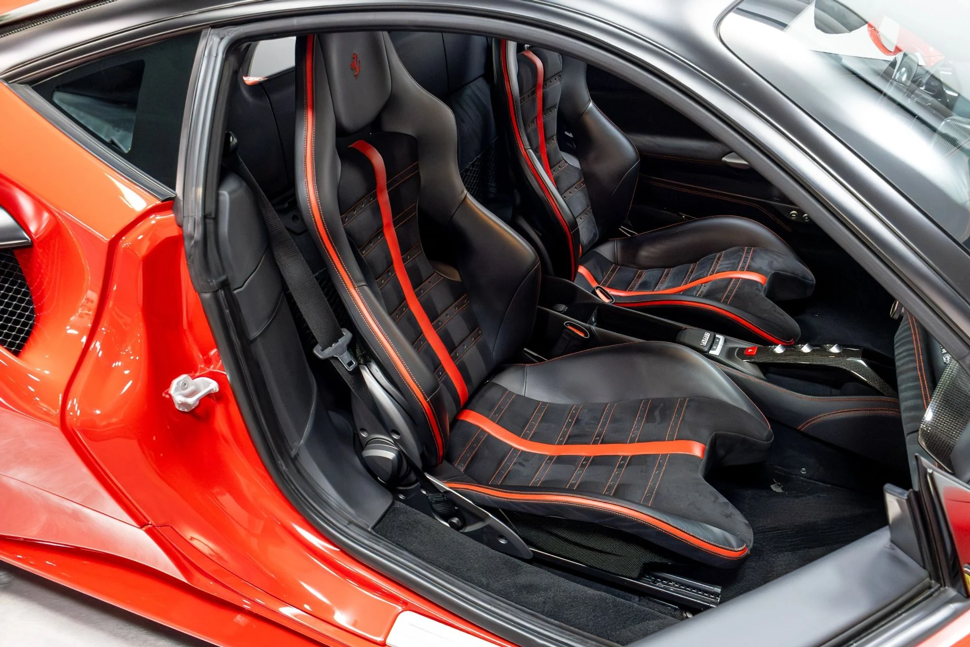 mph026_160383837_Used_2018_Ferrari_488_GTB_1775864640_4430387b48