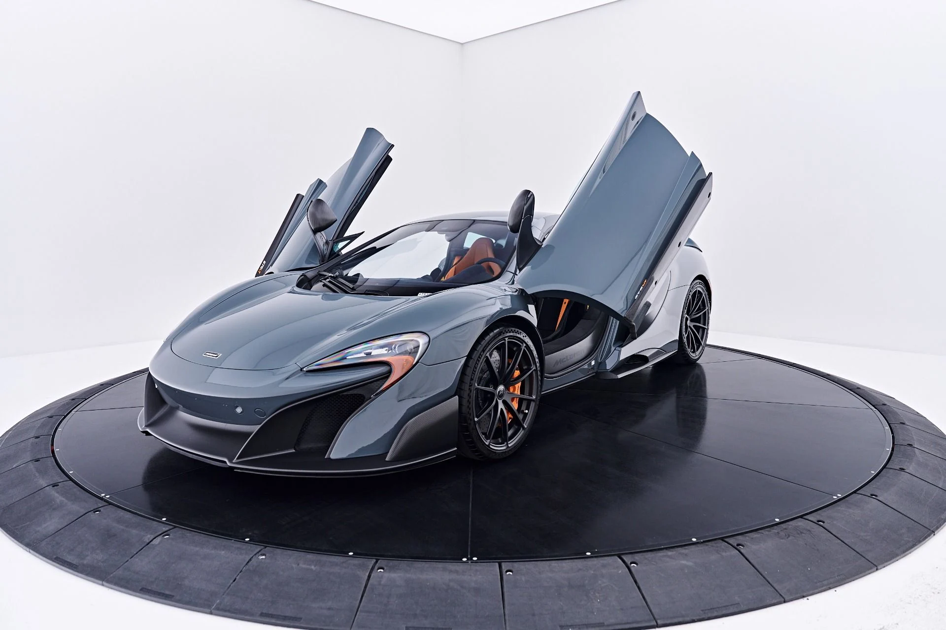 mph026_1605151652_Used_2016_Mc_Laren_675_LT_Base_1784331595_ba7bbd358c