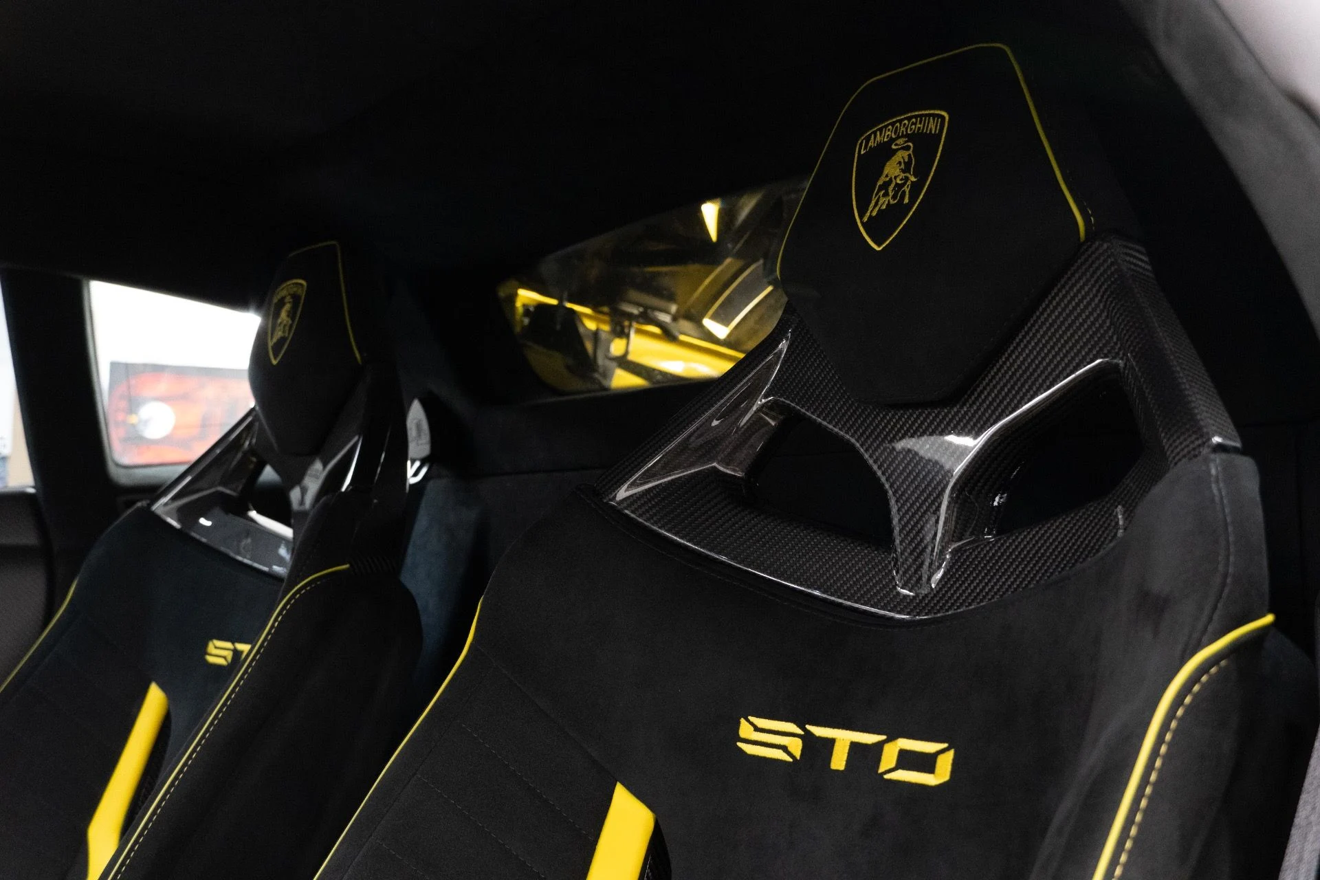 mph026_1610309510_Used_2022_Lamborghini_Huracan_STO_1774301372_b06c6e840e