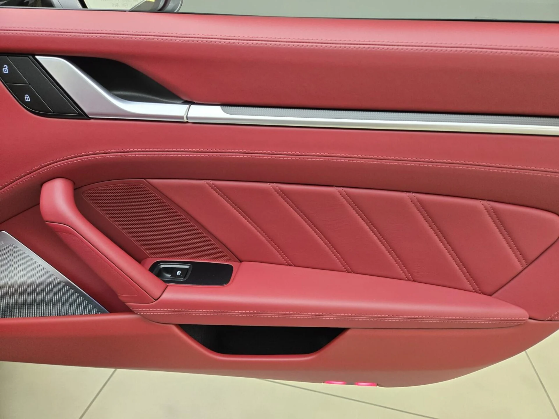 mph026_1639794509_Used_2023_Porsche_911_Turbo_1768891611_912a0cc3ca