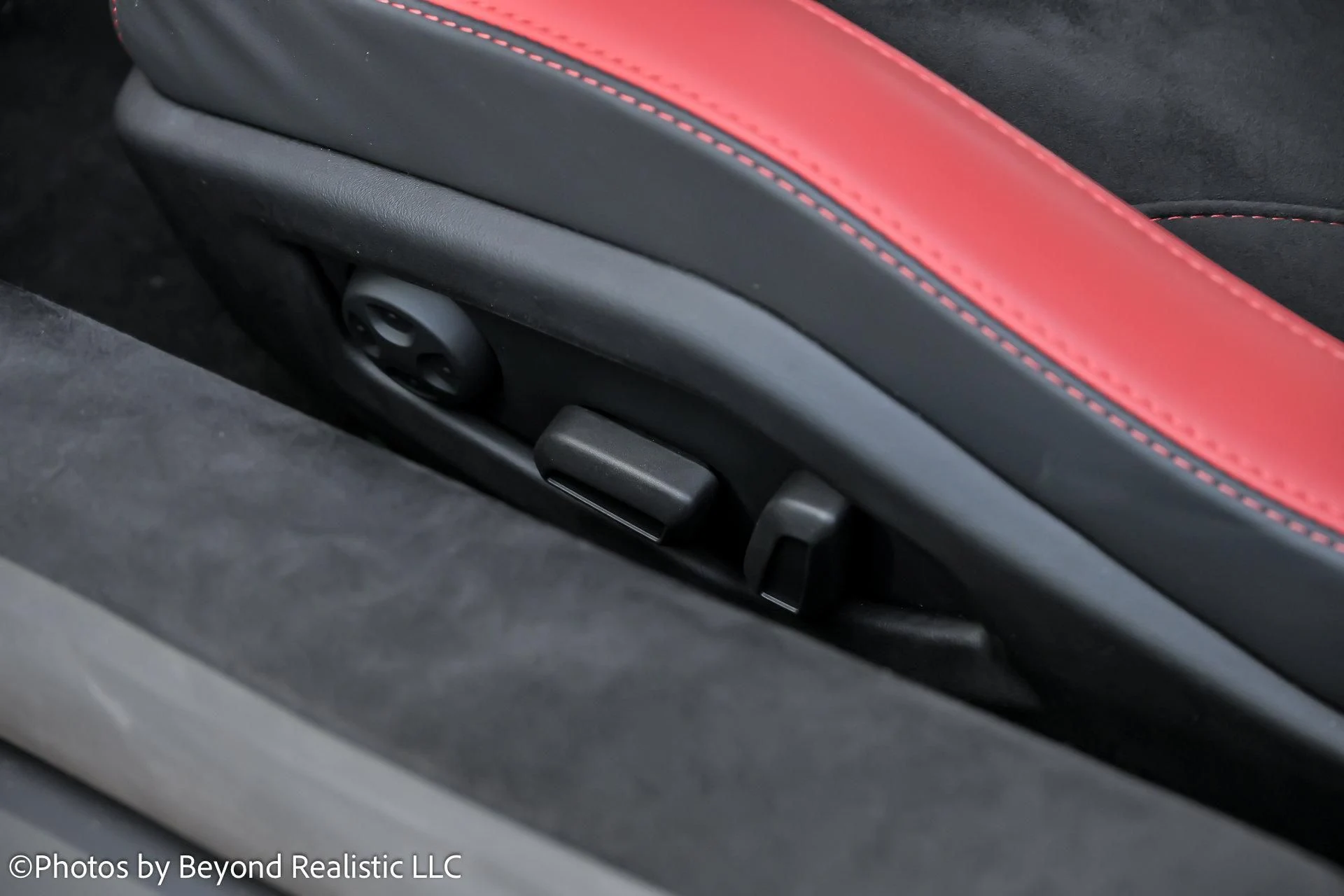 mph026_1649857962_Used_2023_Lamborghini_Huracan_Sterrato_Certified_1762420297_05484e131f