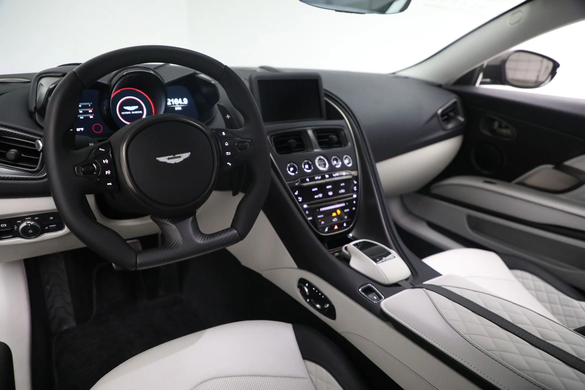 mph026_1652947994_Used_2023_Aston_Martin_DBS_770_Ultimate_c168ff022d
