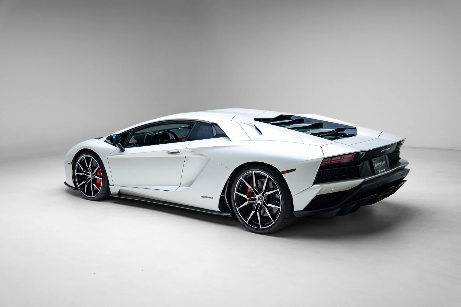 mph026_165843059_Used_2017_Lamborghini_Aventador_LP_740_4_S_1775604663_d3bd0023d4