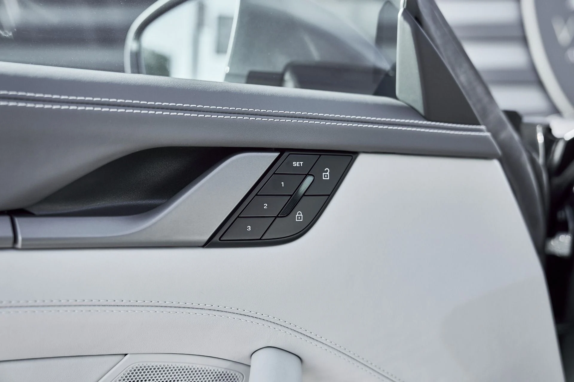 mph026_1660918195_Used_2025_Porsche_911_Carrera_1768012343_939e6c5b9b