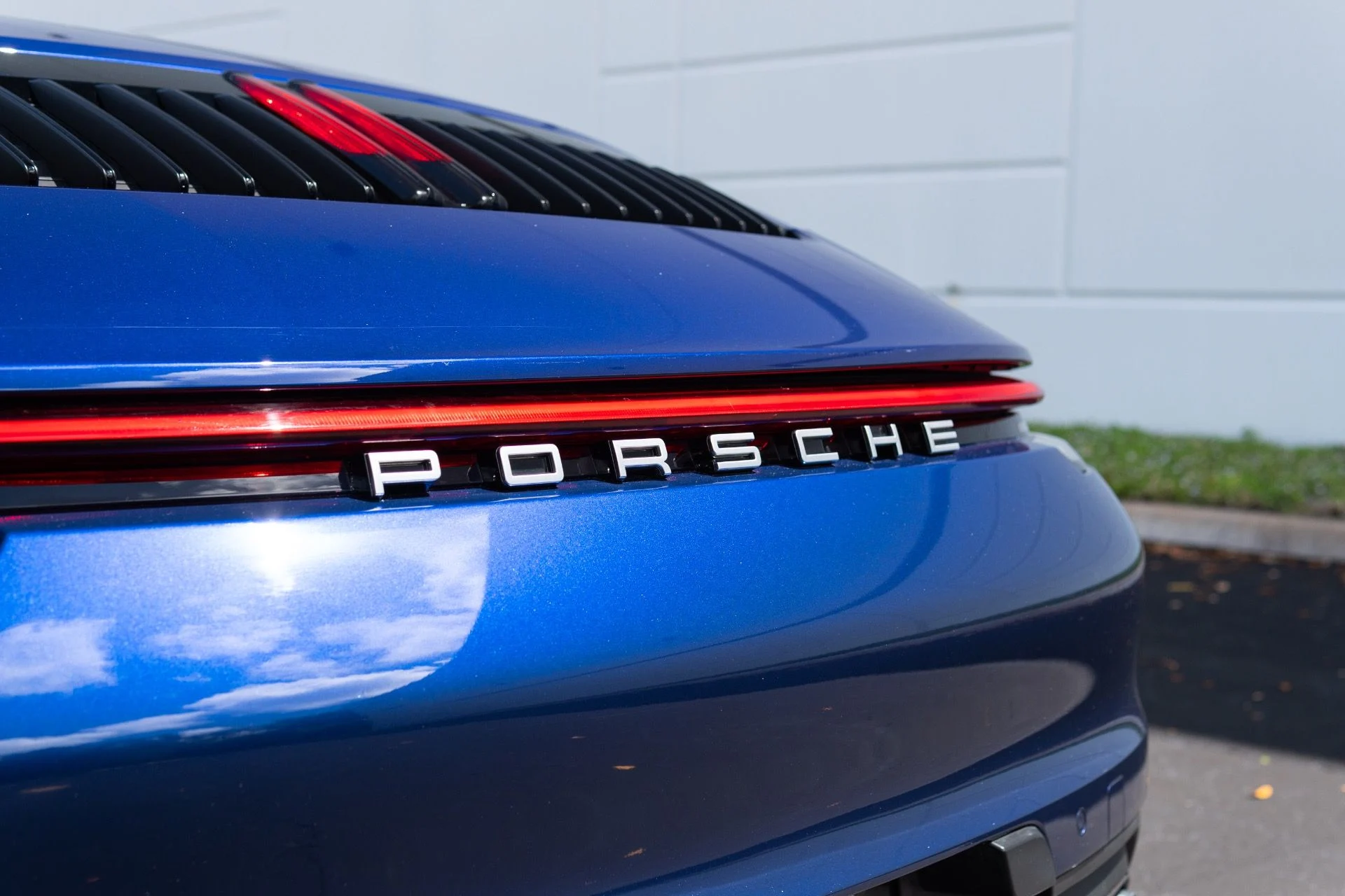 mph026_1663321970_Used_2021_Porsche_911_Carrera_1775497213_b0c42812be