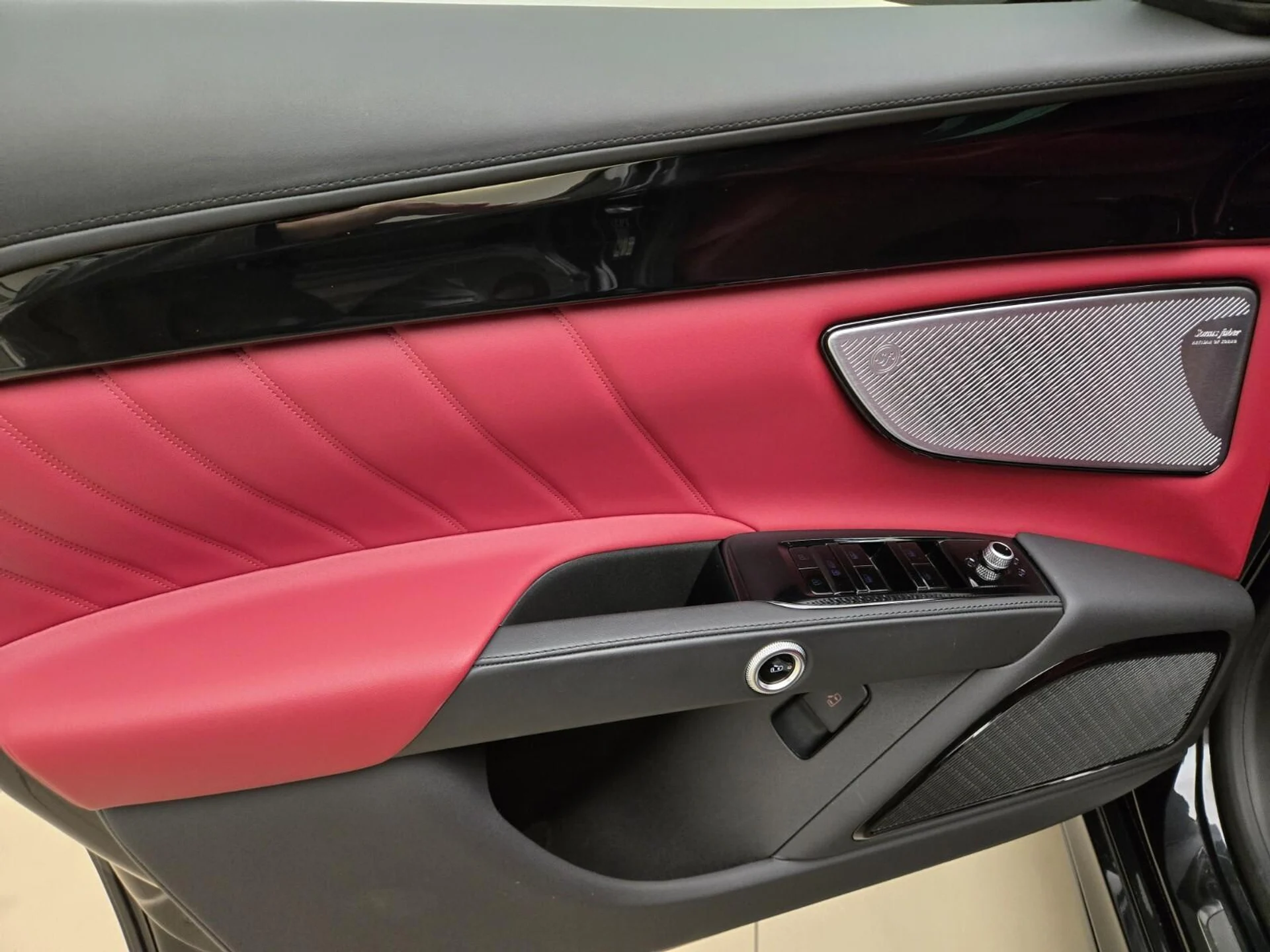 mph026_1663423762_New_2025_Maserati_Grecale_Modena_1767162145_5d1347a319