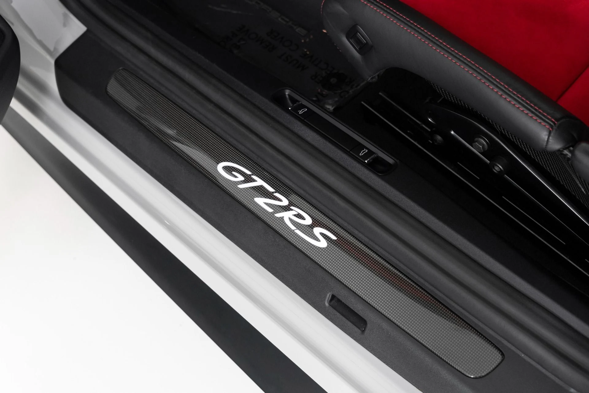 mph026_1667714419_Used_2018_Porsche_911_GT_2_RS_1756256413_e826808ef3
