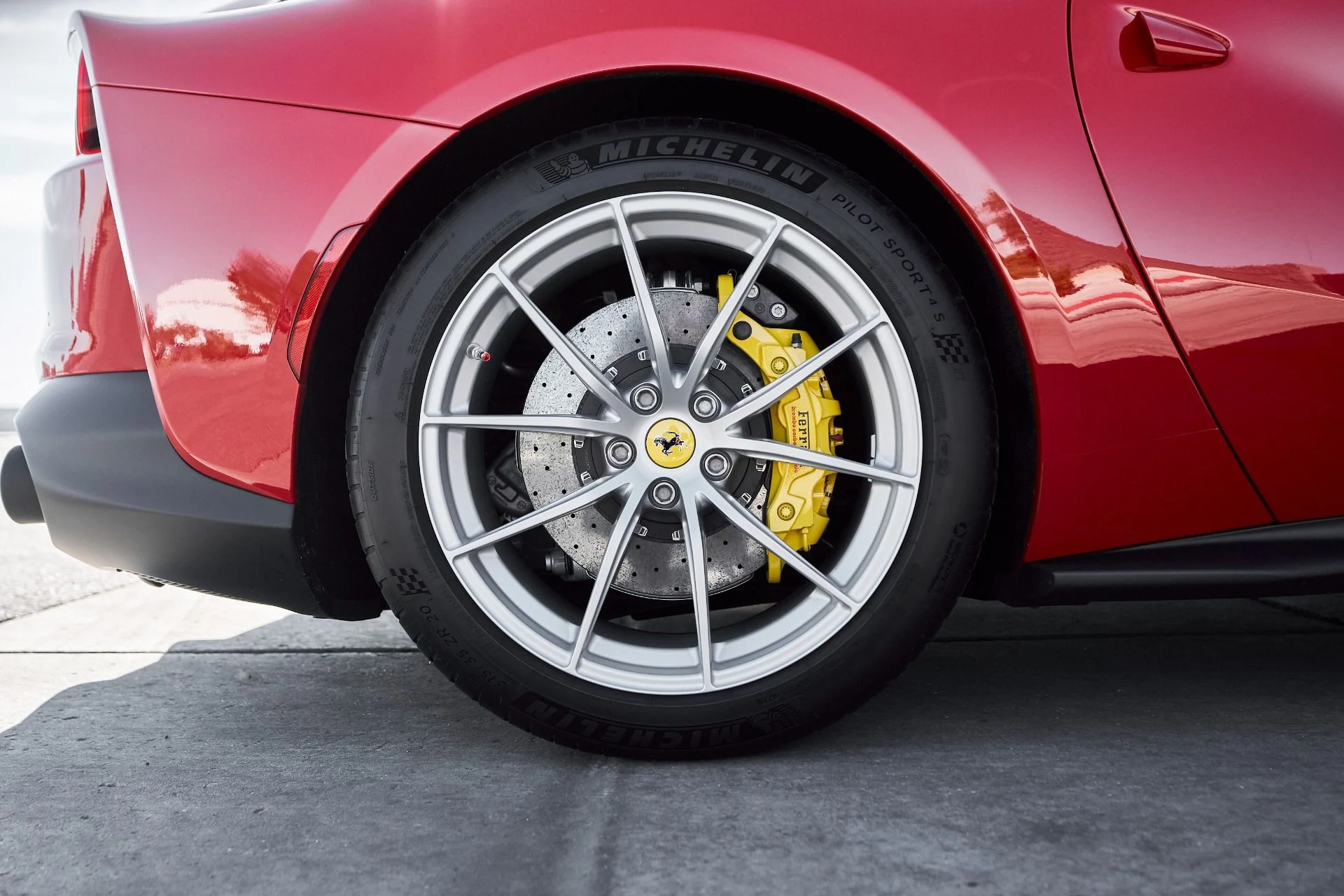 mph026_1669554431_Used_2018_Ferrari_812_Superfast_Base_1767042820_61157a30e2