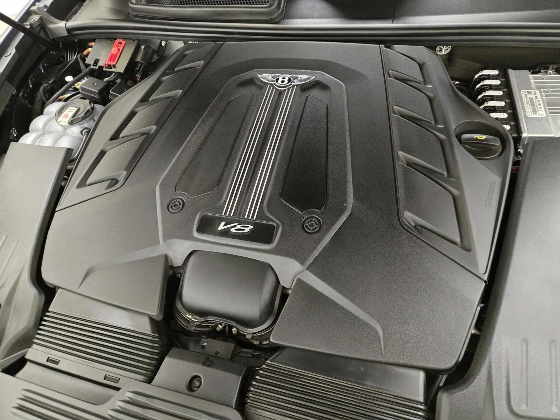 mph026_1671218031_Used_2022_Bentley_Bentayga_V8_1770273849_b8b9ada624