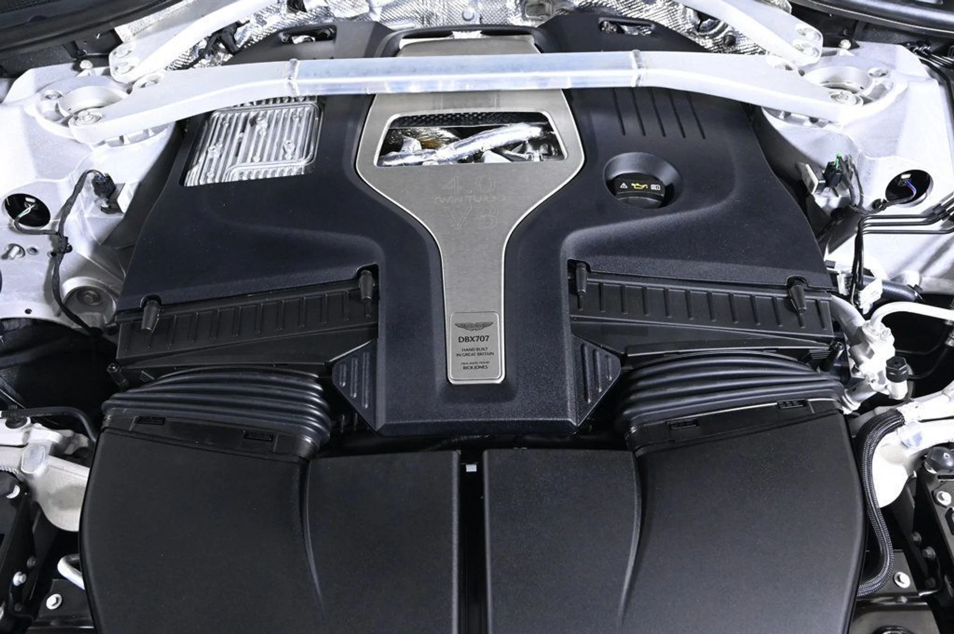 mph026_1675088940_new_2026_aston_martin_dbx_707awd_11350_22964194_26_1024_d14fe797c2