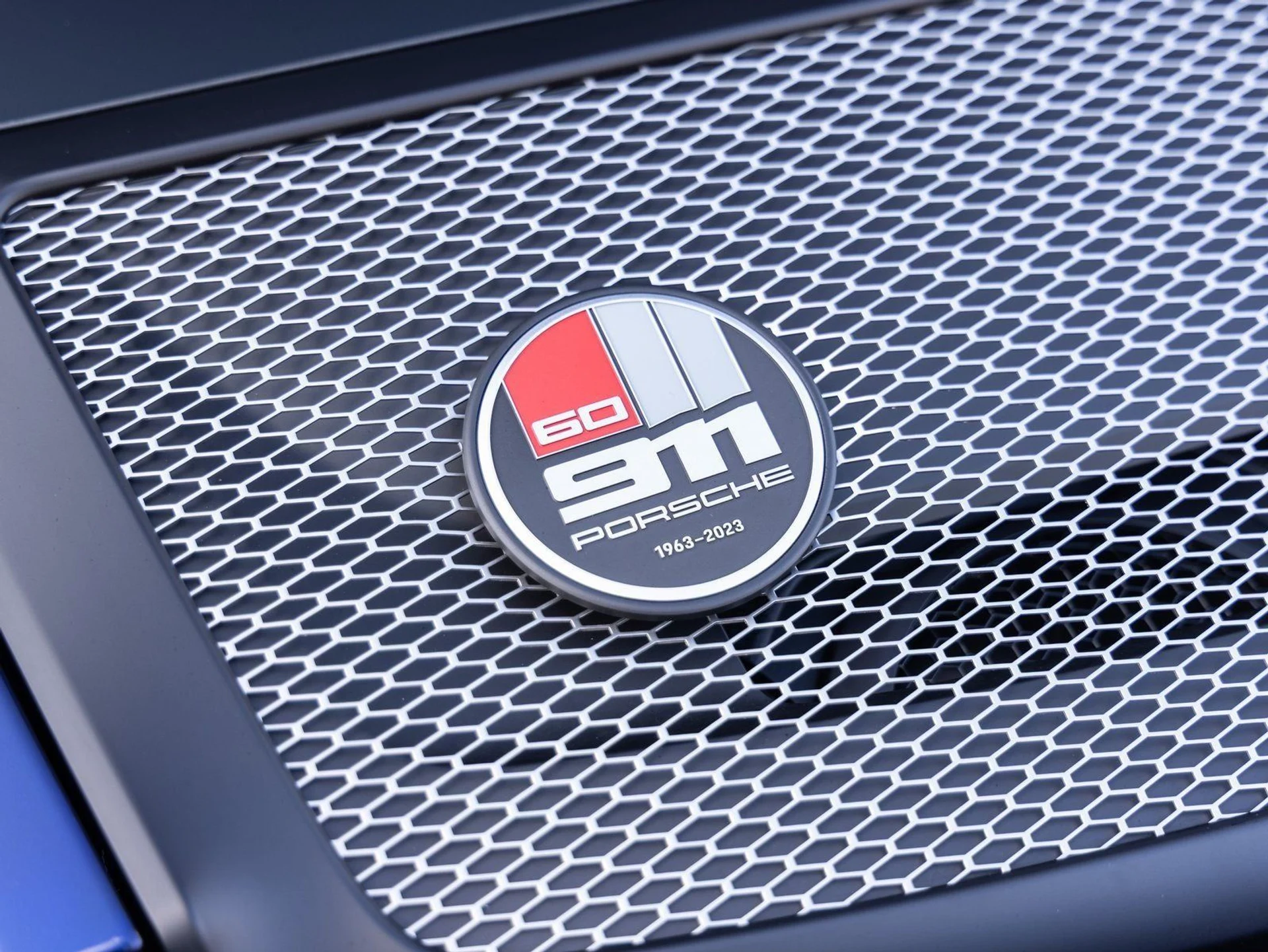 mph026_167606079_27_a53df96585