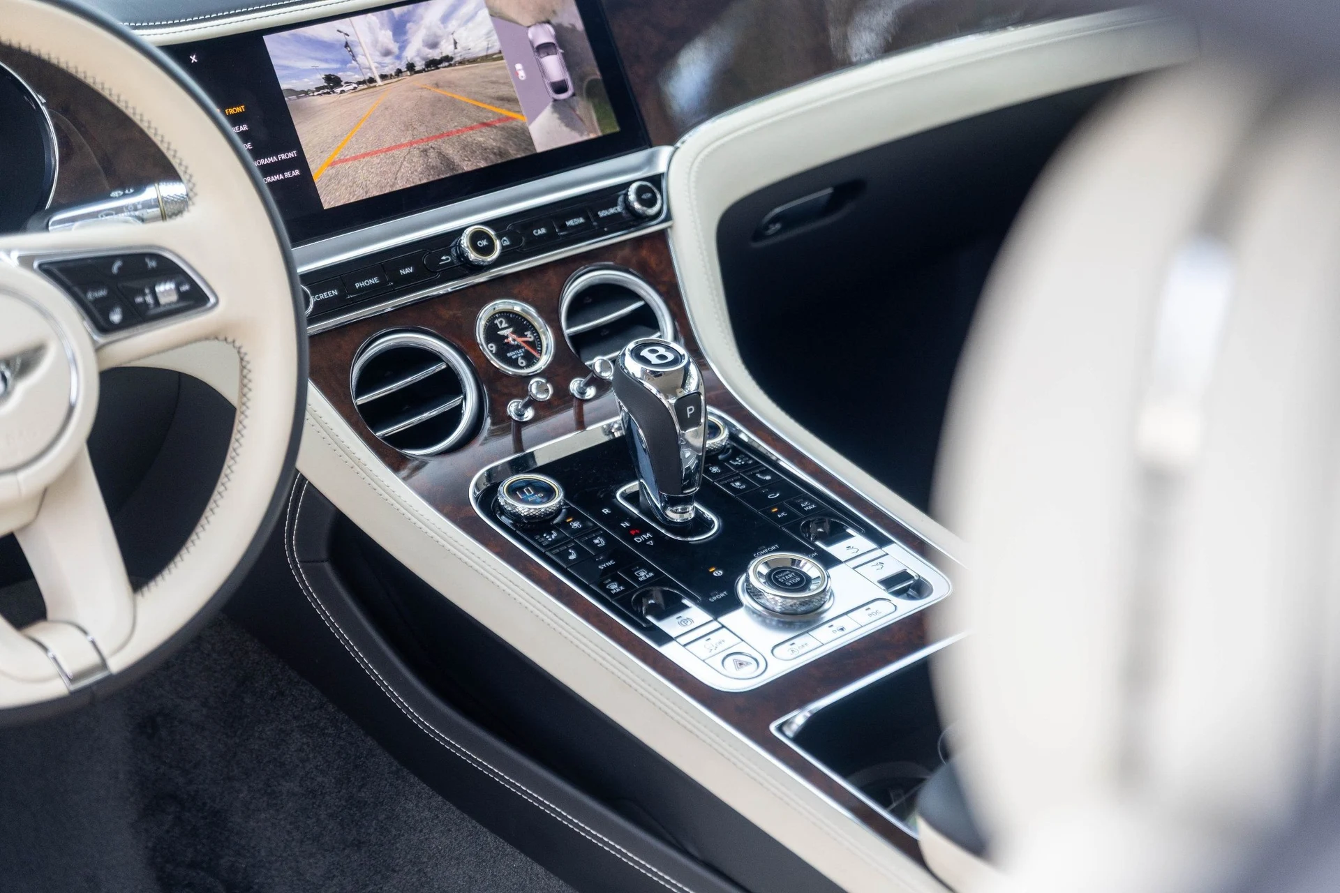 mph026_1676346112_Hi_Tech_Luxury_Imports_LLC_SCBCG_2_ZG_6_NC_090901_image_26_cd8882233d