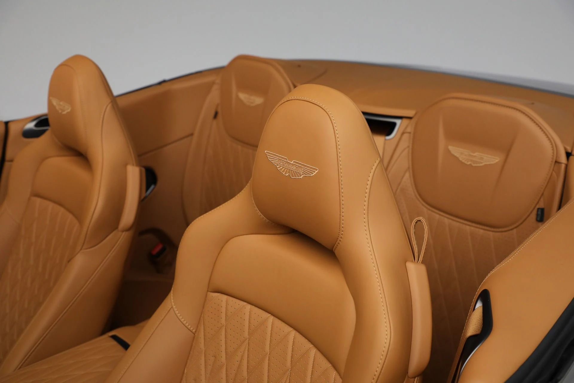 mph026_1687228973_New_2025_Aston_Martin_DB_12_Volante_a3aa05ff83