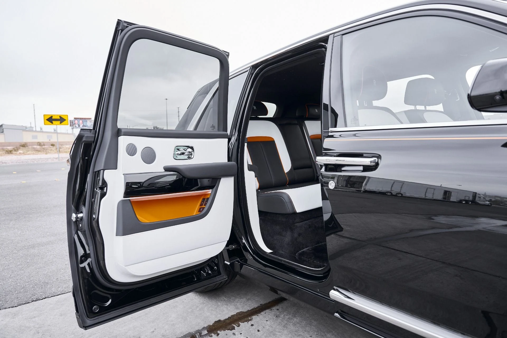 mph026_1690272968_Used_2026_Rolls_Royce_Cullinan_Base_1769135785_a7d8523613