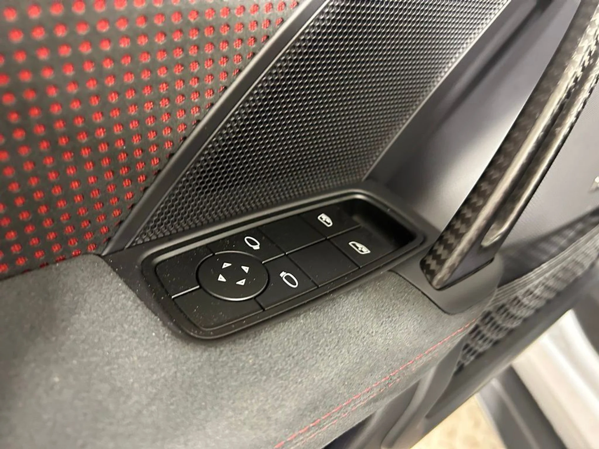 mph026_1690918380_afa66f985f46a5de2b535f635ab4bff3_dc523a39c2