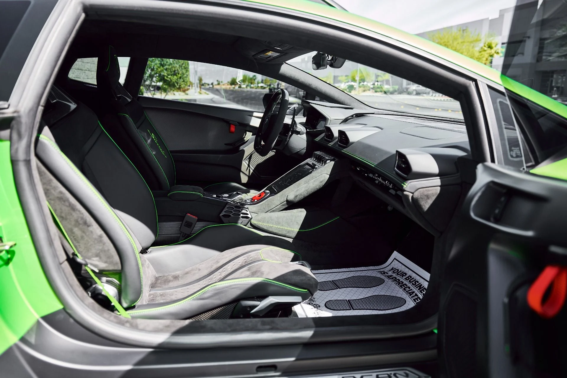 mph026_1700818992_Used_2024_Lamborghini_Huracan_Sterrato_Base_1774300090_e02dcaba92