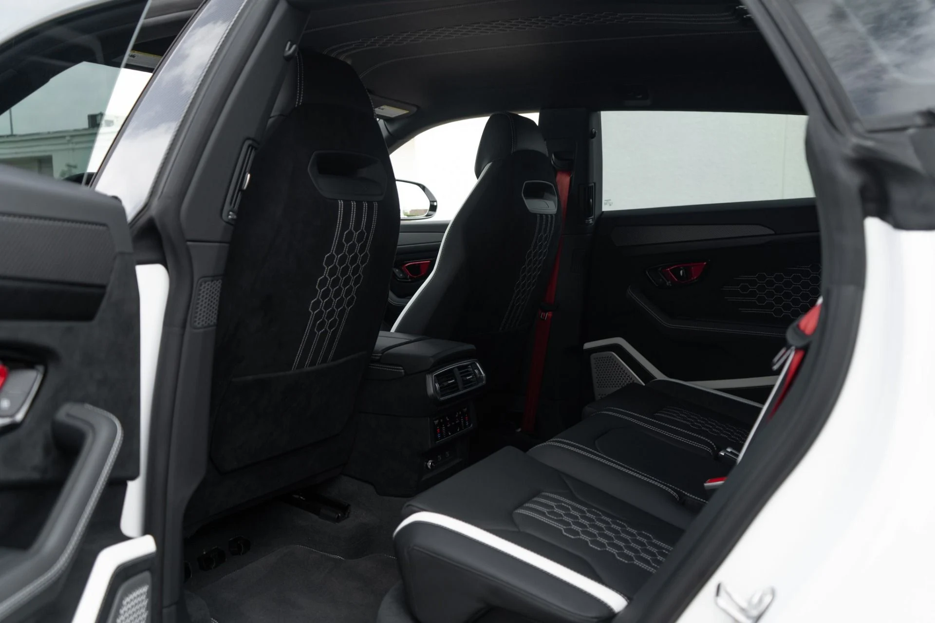 mph026_1701892550_Used_2024_Lamborghini_Urus_Performante_1772145208_fe7e7395fd