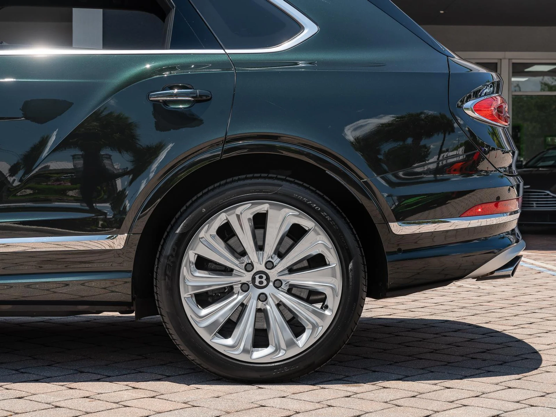 mph026_1715425682_Used_2023_Bentley_Bentayga_EWB_V8_1778364310_24ef2476fe