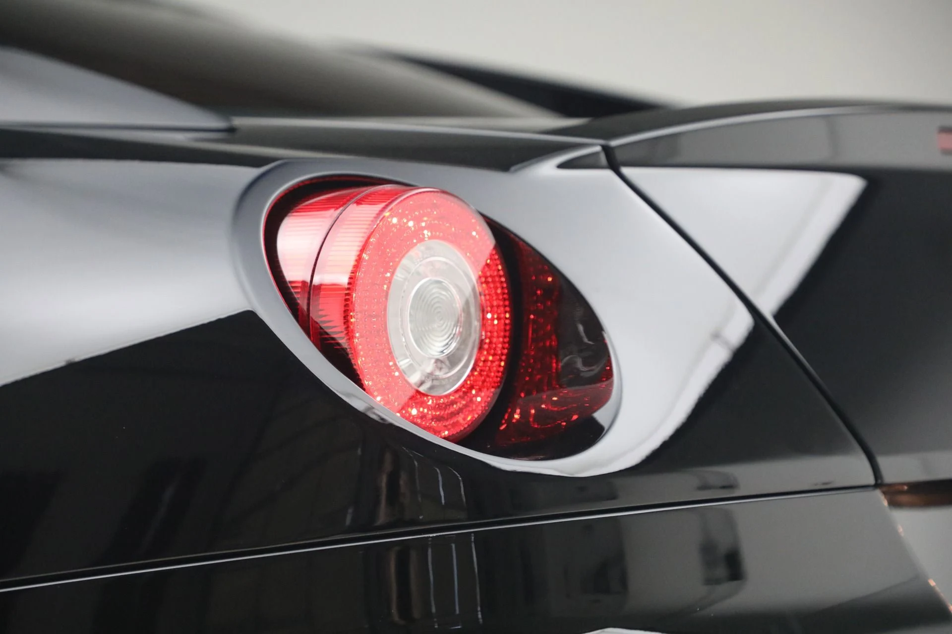 mph026_1724212348_Used_2009_Ferrari_599_GTB_Fiorano_1775507476_7e77b815e9