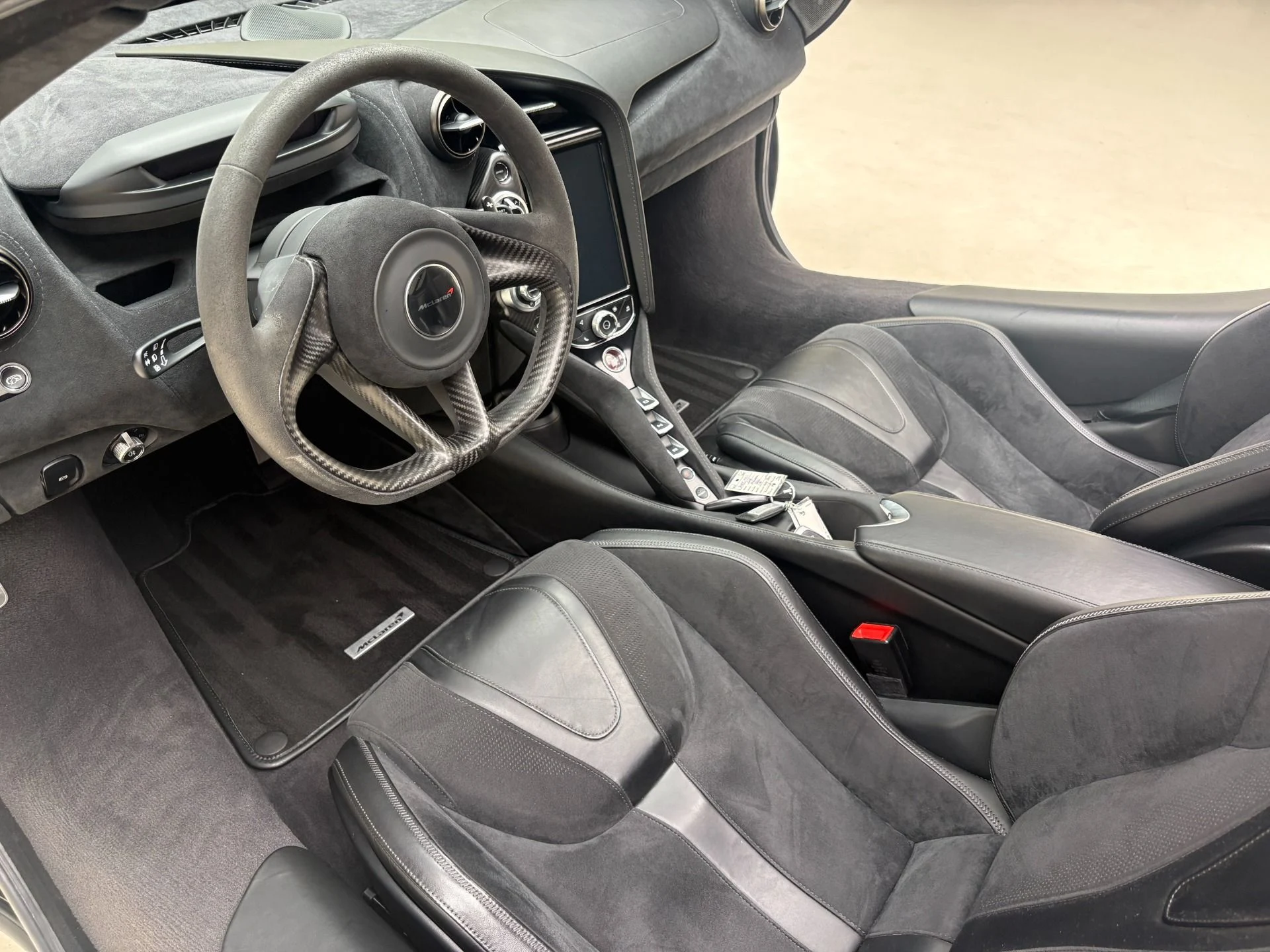 mph026_1725936839_Used_2018_Mc_Laren_720_S_Performance_1777593470_c7be884eed