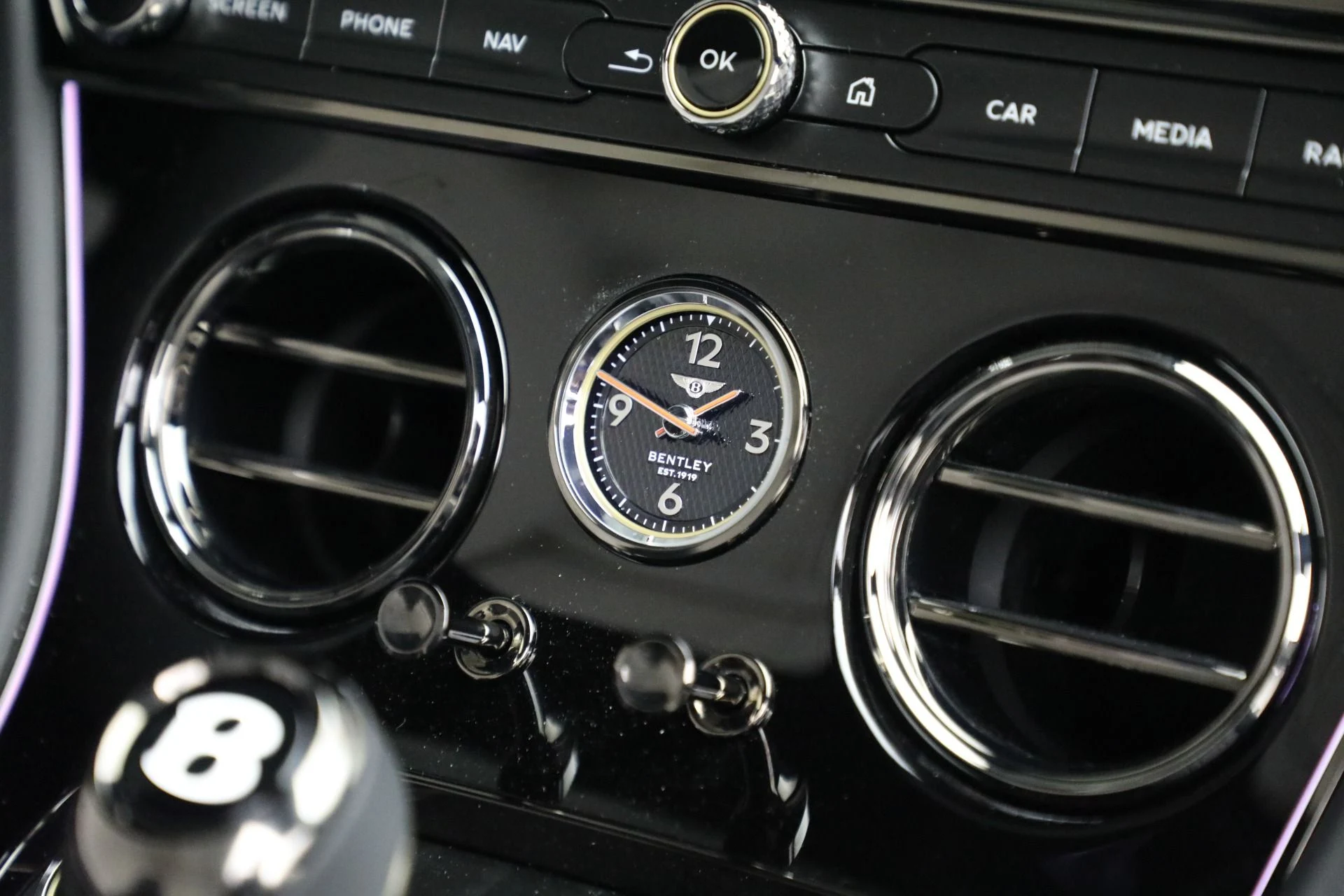 mph026_1729603123_New_2025_Bentley_Continental_GTC_Black_Edition_079a99e767