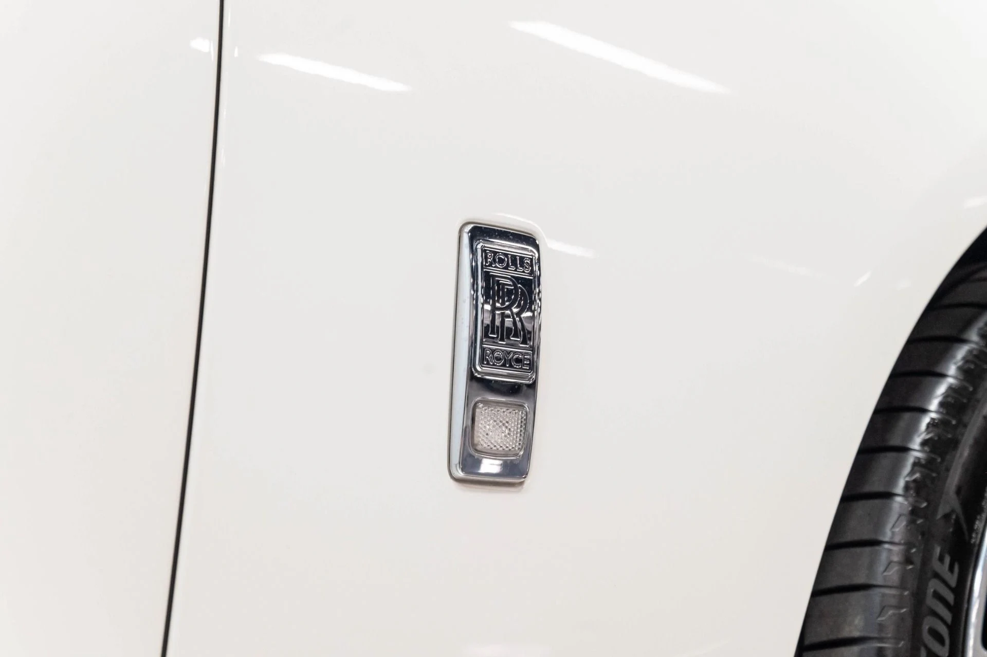 mph026_1731093490_Used_2019_Rolls_Royce_Phantom_1784063951_ab69a431cf