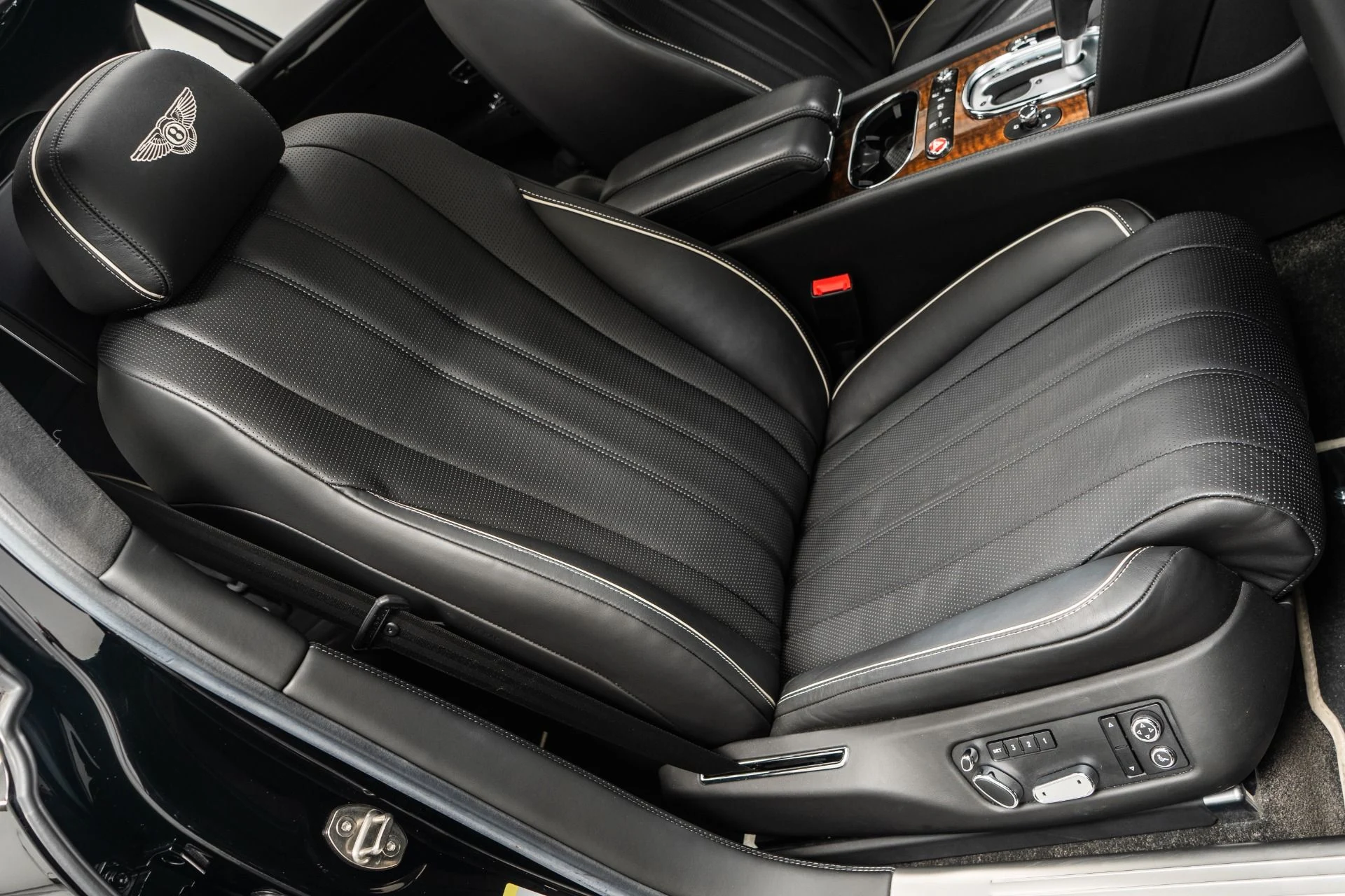 mph026_1732143082_Used_2015_Bentley_Flying_Spur_V8_1757017616_6209513102