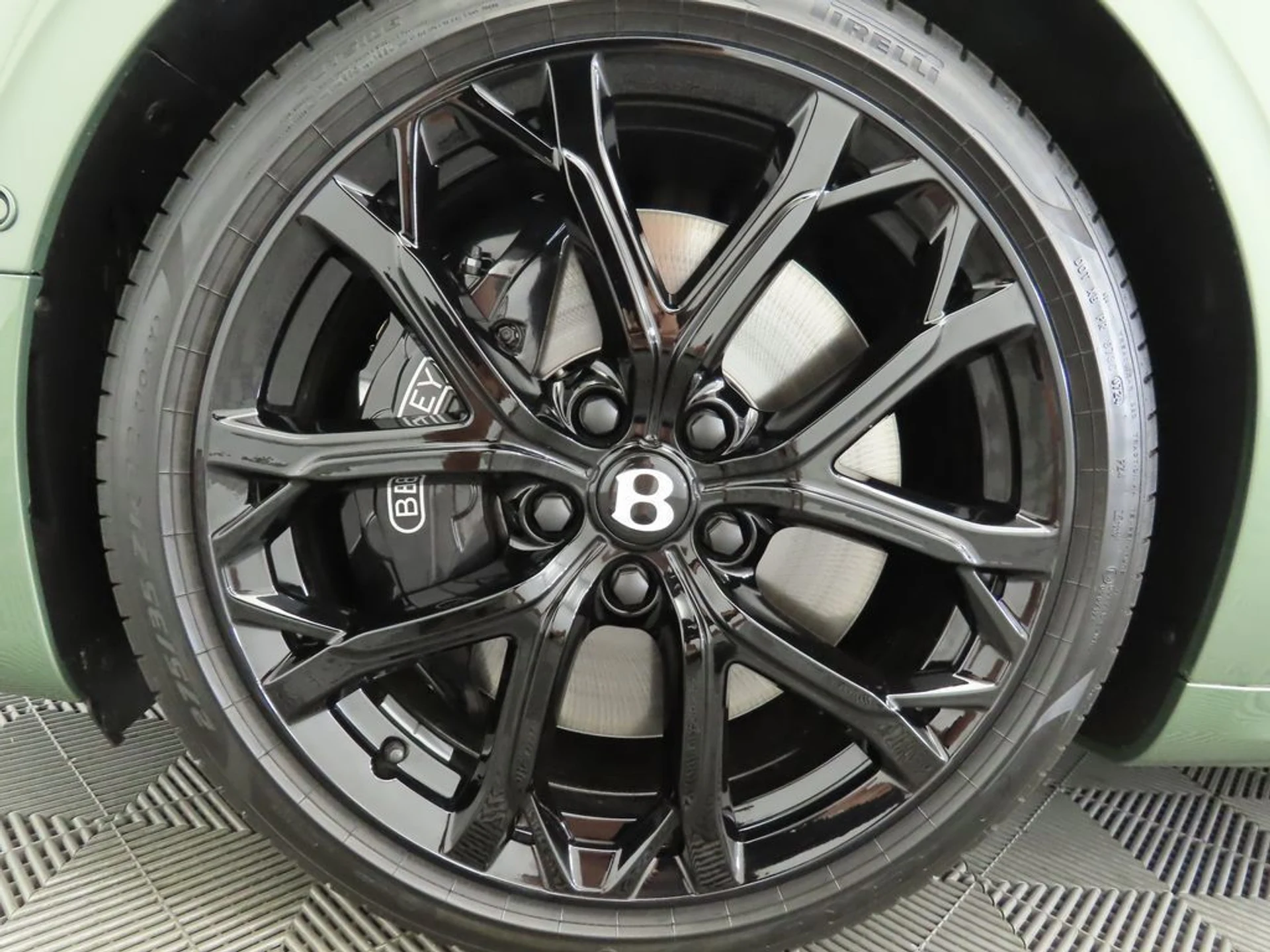 mph026_1740503701_used_2024_bentley_continental_gtspeedcoupe_8119_22512898_27_1024_779ca62b06