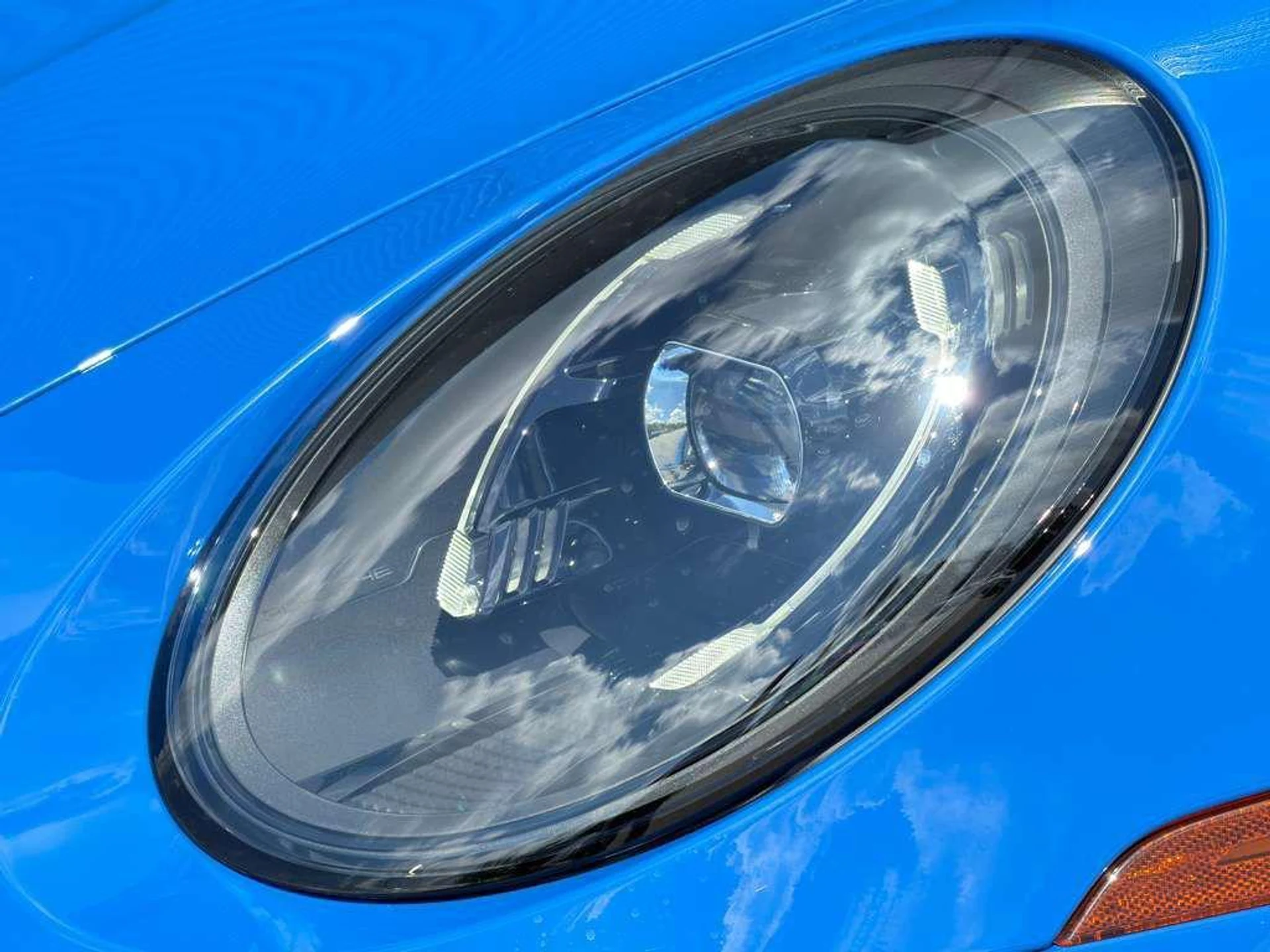 mph026_1741380029_NU_8_Rm24mtqs_J1_Lt_Crk_Zvft_D_Me_Cw_a60f27084c