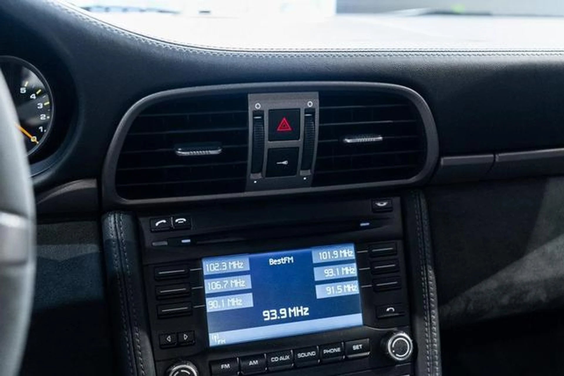 mph026_1746237763_w_SJE_Nom_Wsi70x_Ry_Onf_CPQN_XU_1_A_762b076a6c