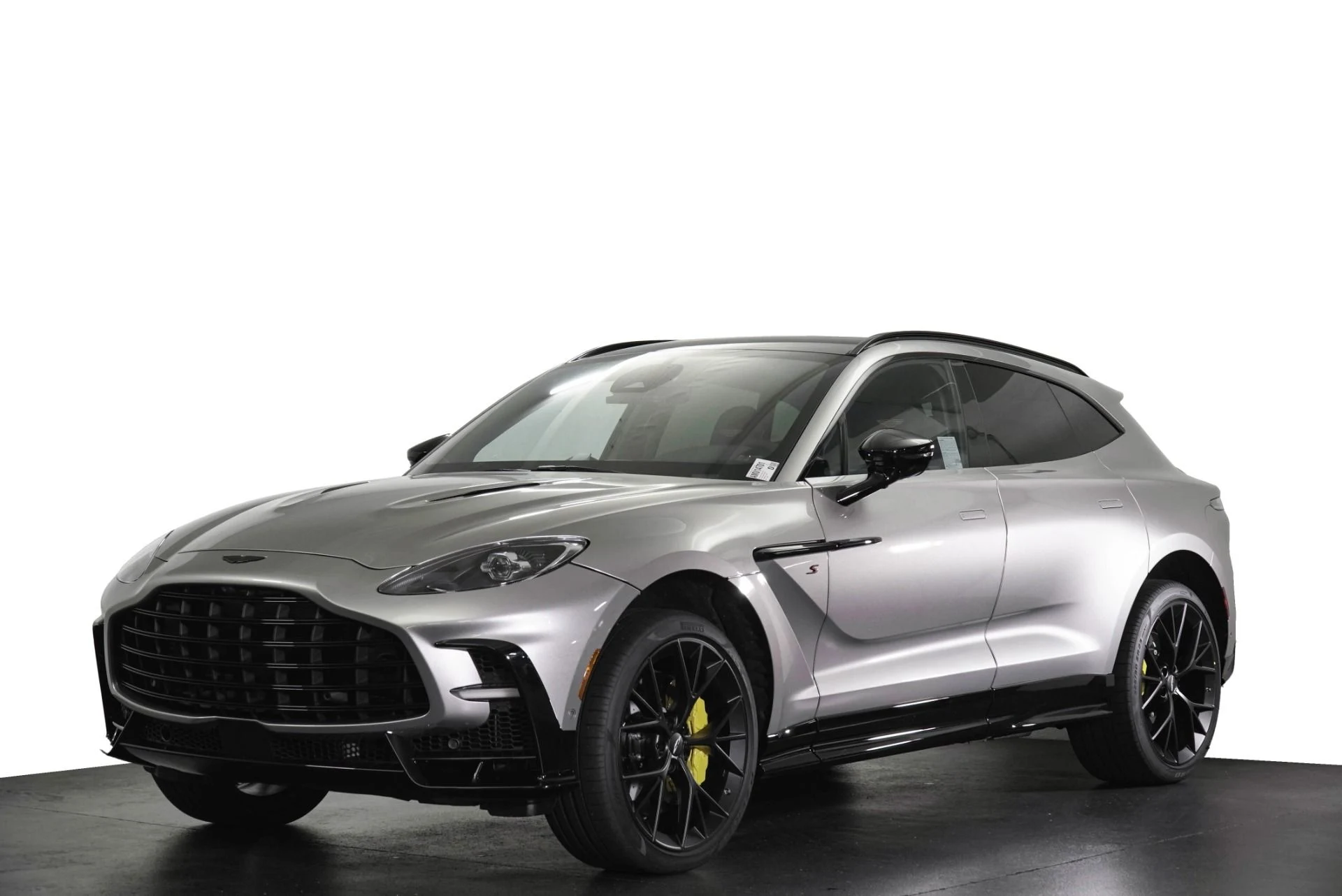 mph026_1750158520_New_2026_Aston_Martin_DBX_S_1790660353_8b234ae9fa
