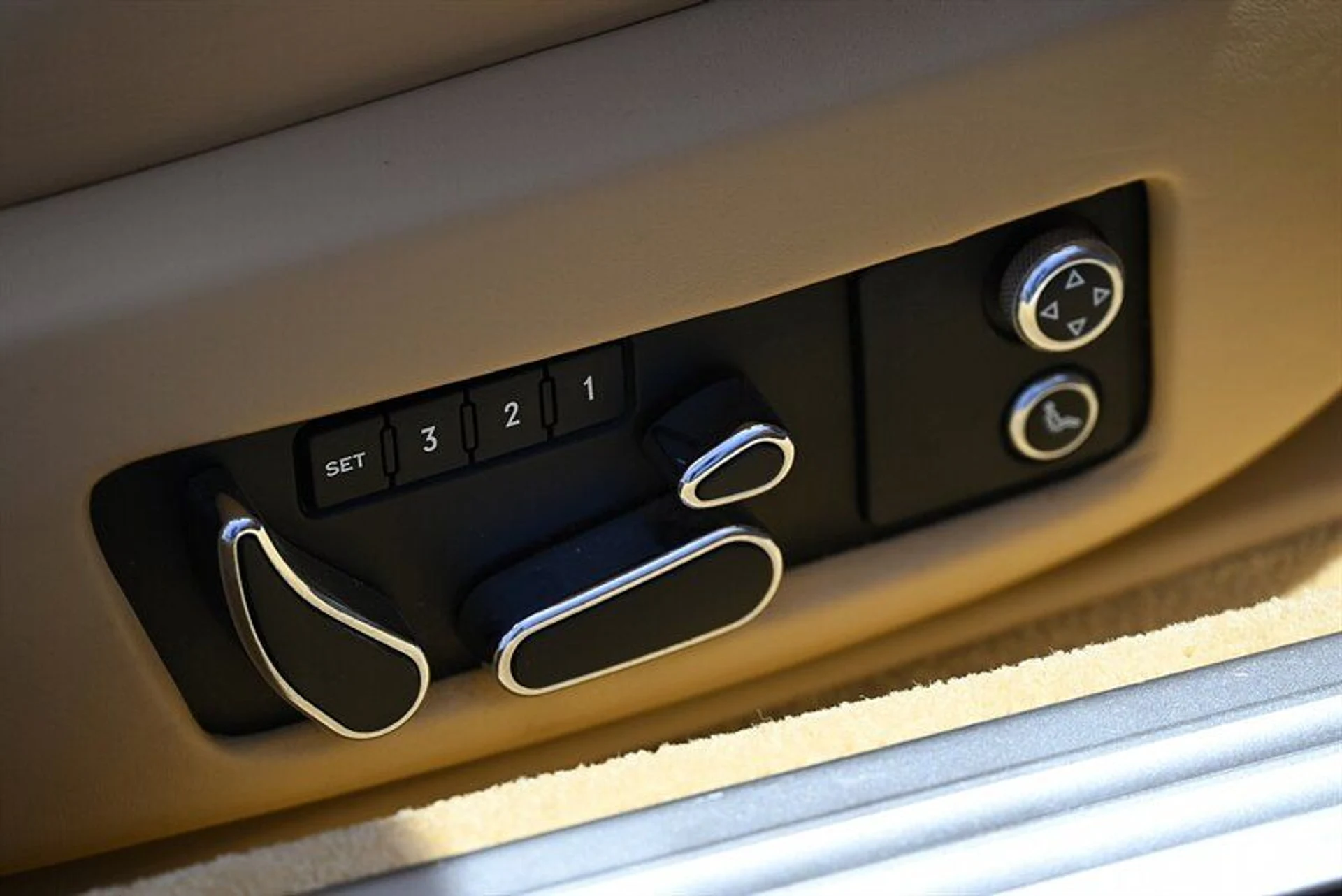 mph026_175136232_66e4a9834a_800_4bae13e489