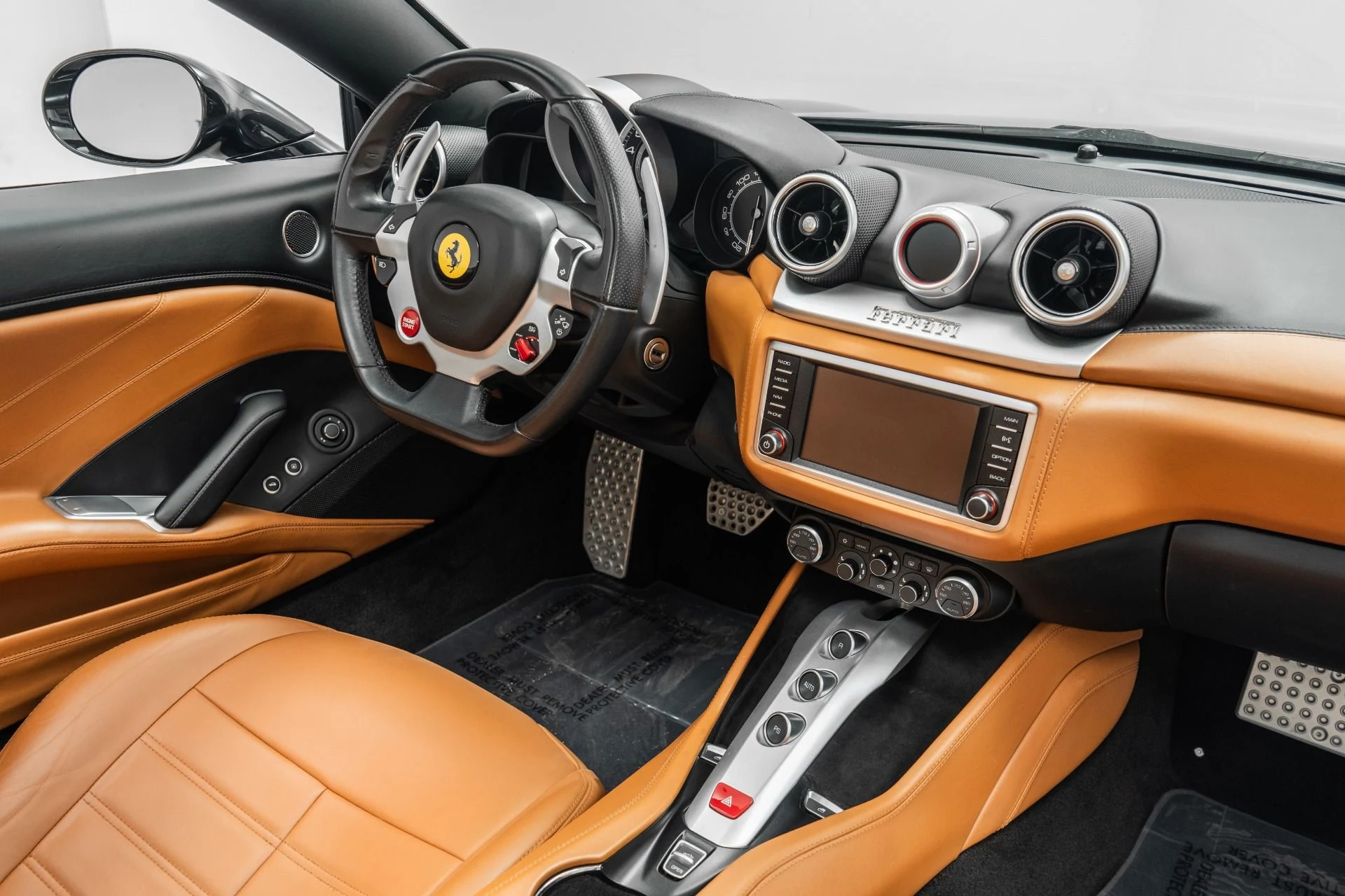 mph026_1758301586_Used_2015_Ferrari_California_Full_Power_and_Heated_Seats_Twin_Turbo_V8_1776271137_917554a3d1