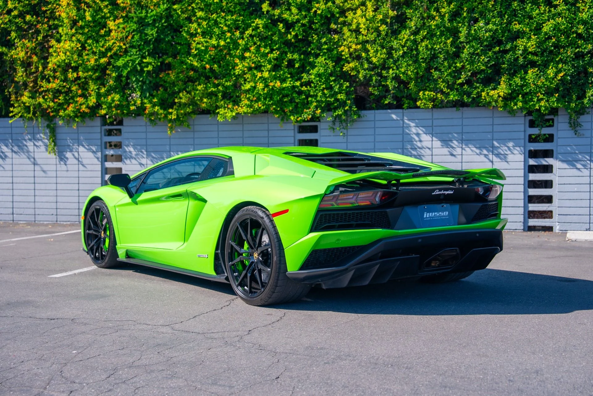 mph026_1759801346_Used_2018_Lamborghini_Aventador_LP_740_4_S_1762289338_ba3c431952