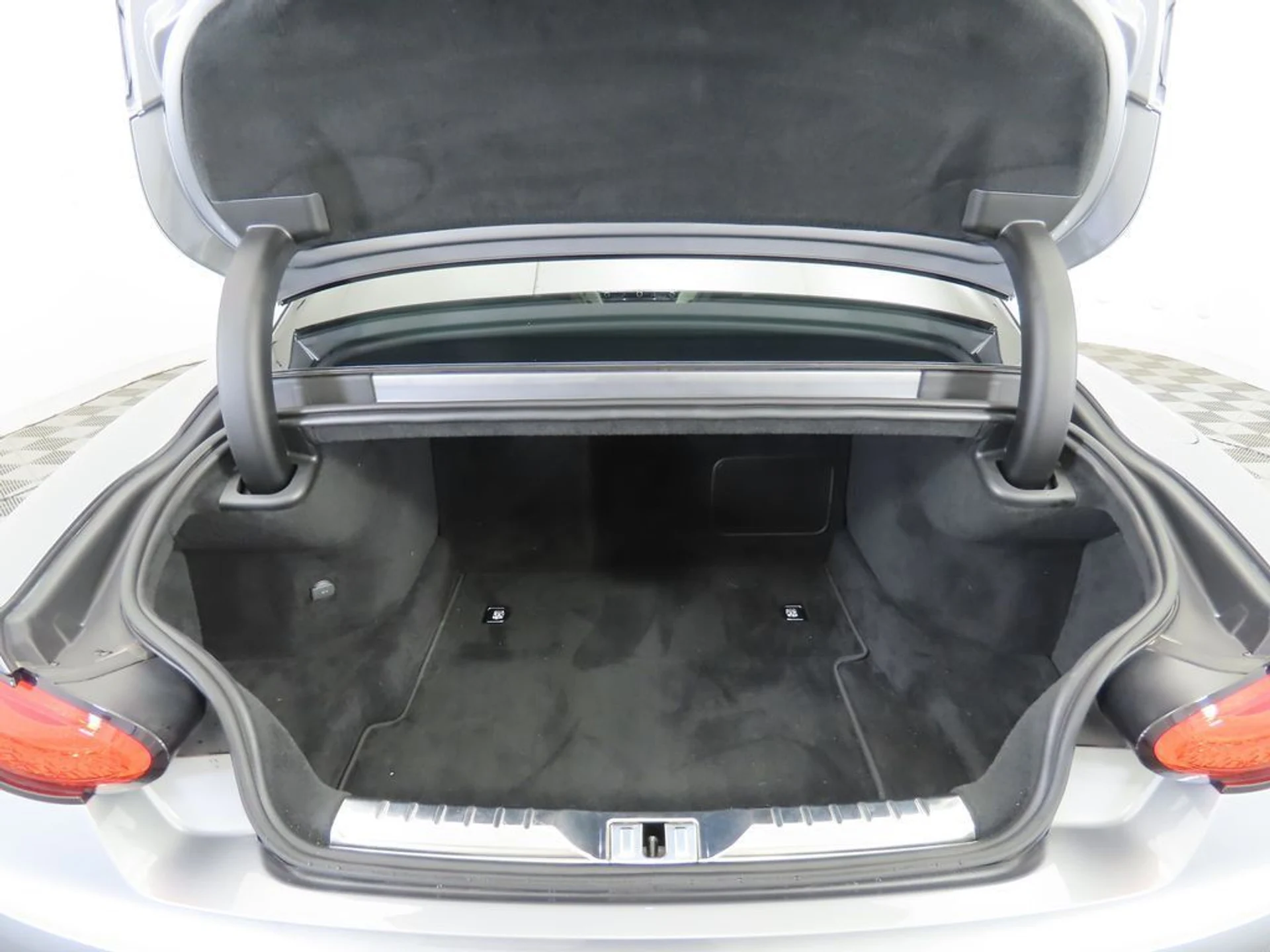 mph026_176660136_used_2024_bentley_continental_gtacoupe_8119_22954999_27_1024_eaf6469c4f