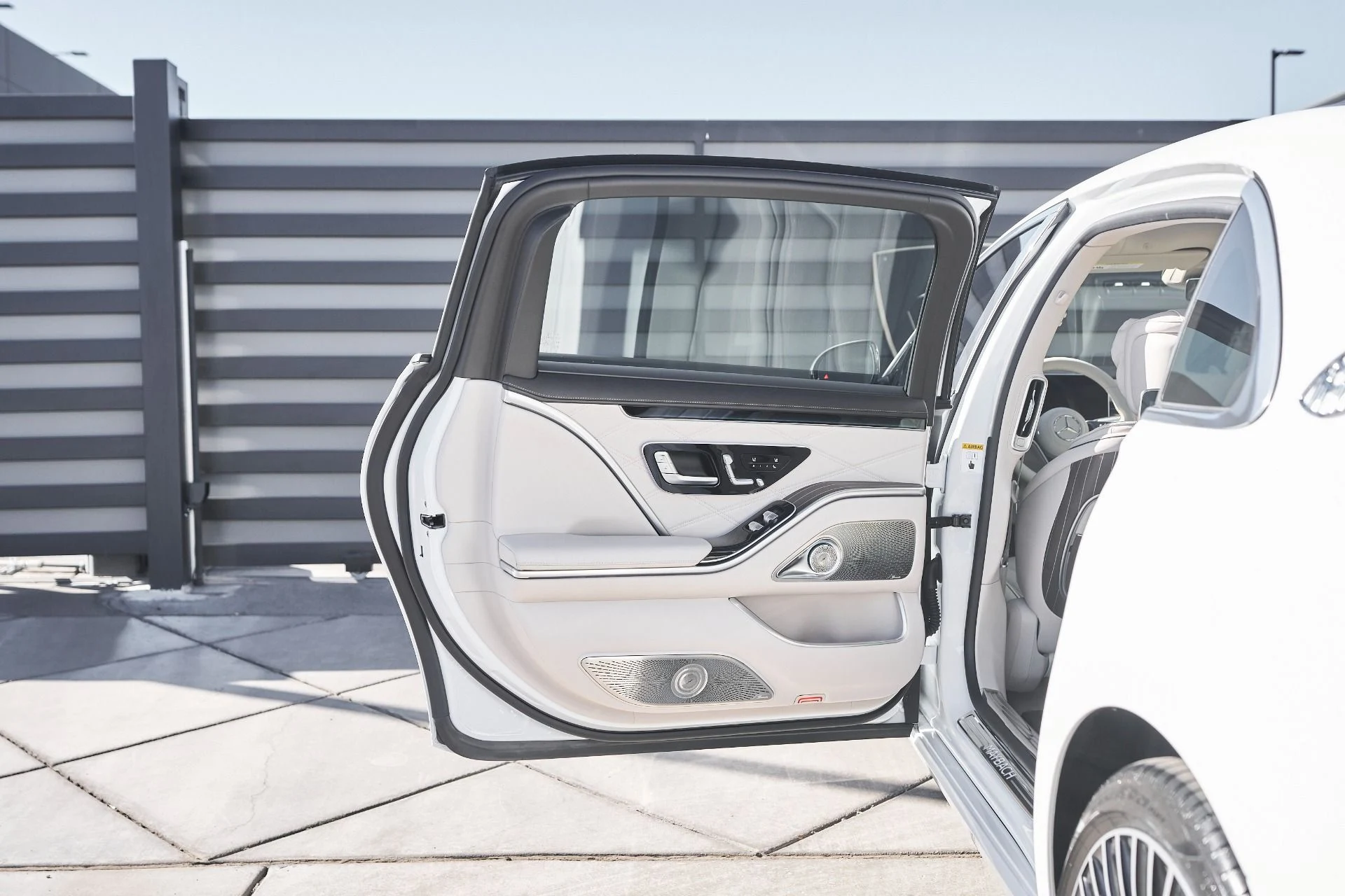 mph026_1777602446_Used_2025_Mercedes_Benz_S_Class_Maybach_S_680_1761611079_fb1fa13fa2