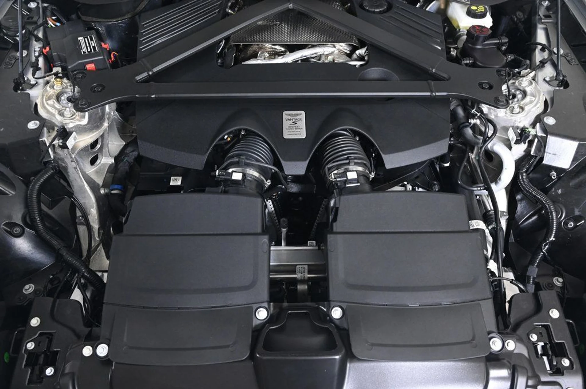 mph026_1782703523_new_2026_aston_martin_vantage_sroadster_11350_22956754_26_1024_354b4a0552
