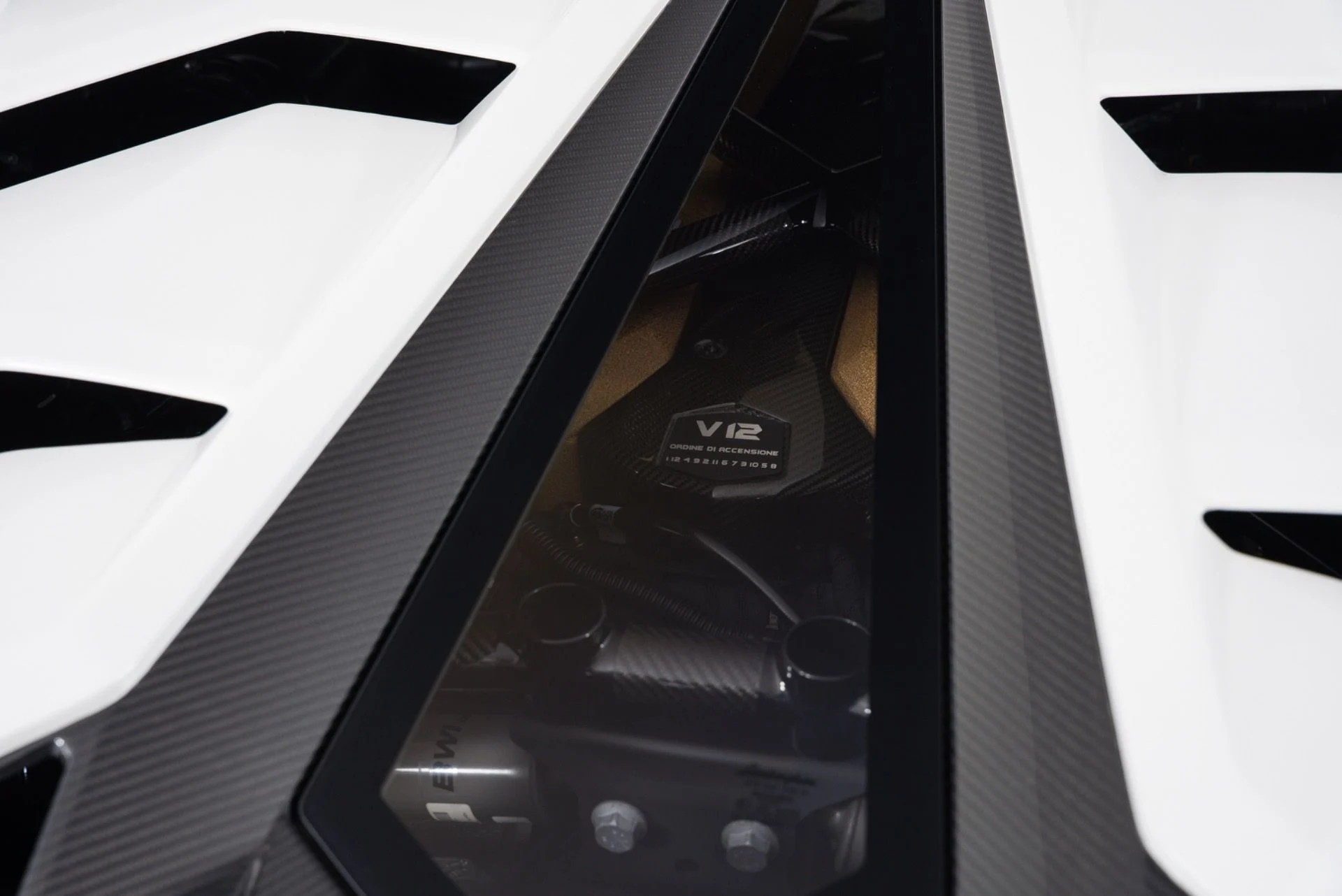 mph026_1790398714_Used_2019_Lamborghini_Aventador_SVJ_1782851540_f796919327