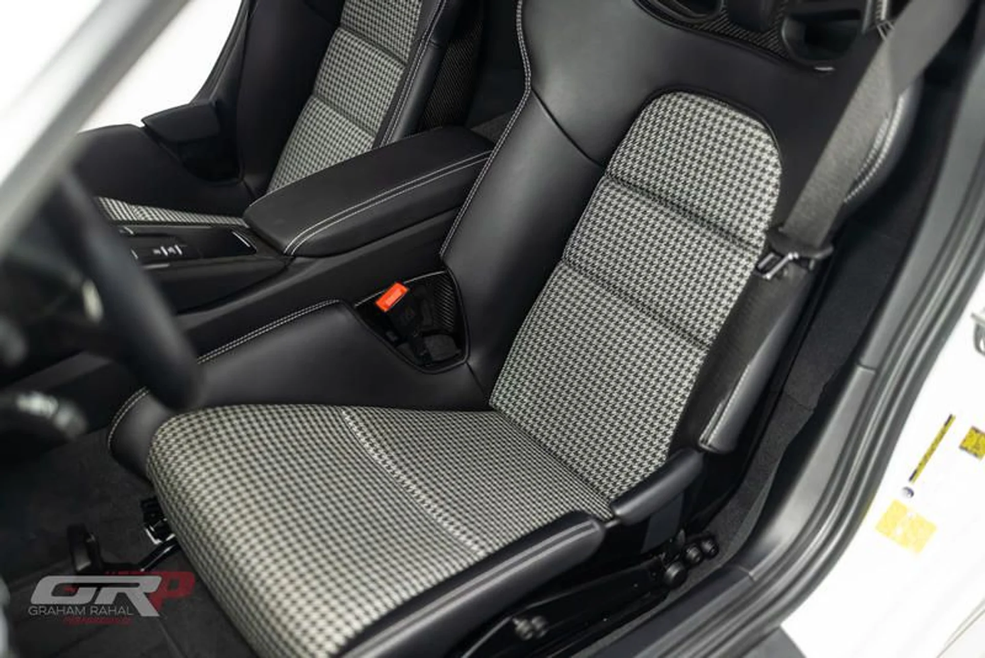 mph026_1792693845_74_A33_A22_8_D8_E_4_F54_9_E1_E_C2_CF_4496850_A_abb5bf7b99