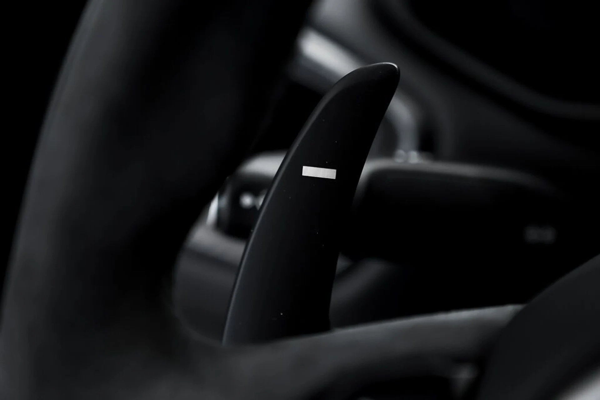 mph026_1797647706_aston_martin_vantage_2023_jpg_v_1773863537_530c2565be