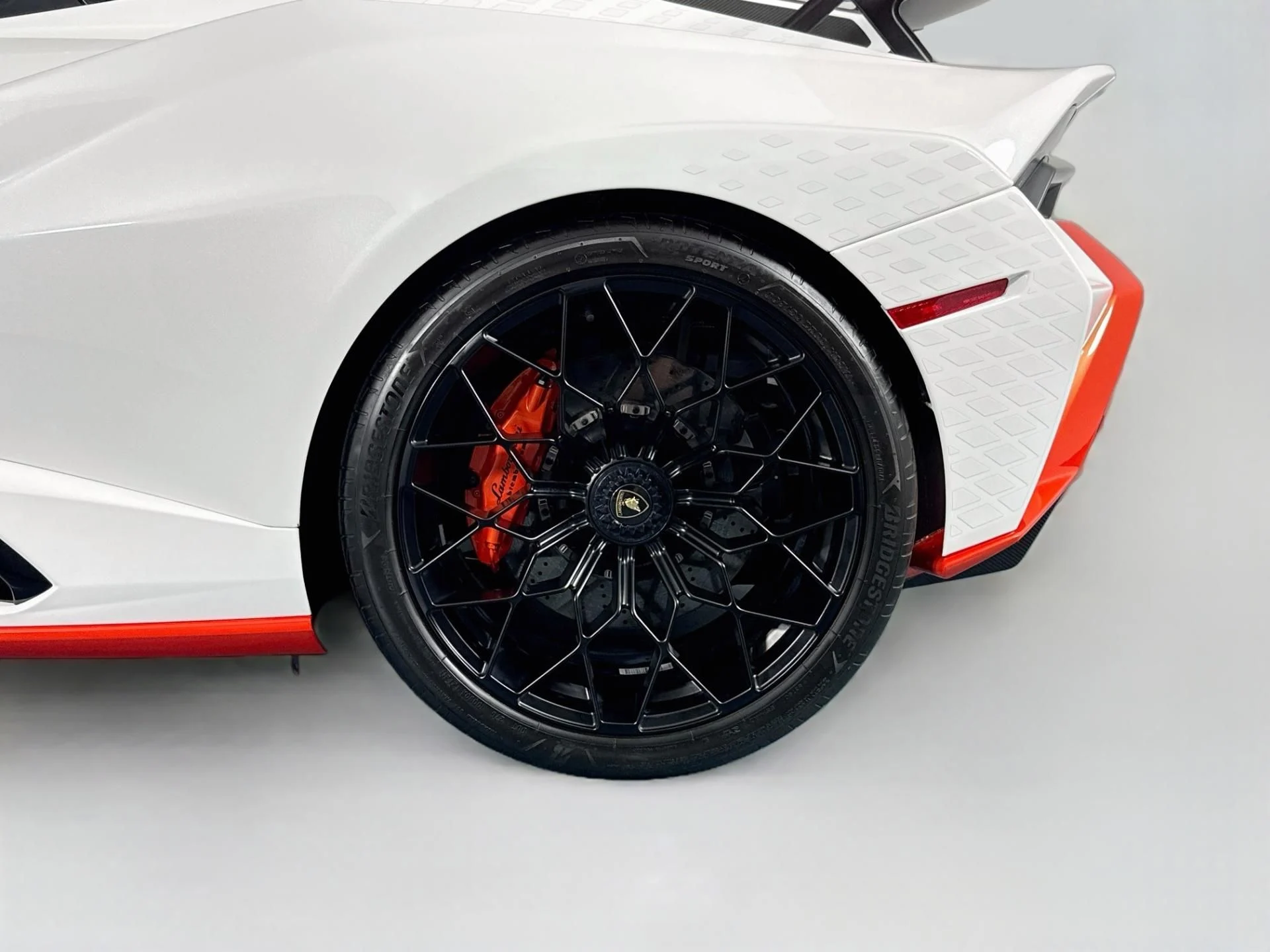 mph026_1809965007_Used_2022_Lamborghini_Huracan_STO_1789147591_13f9ff8699