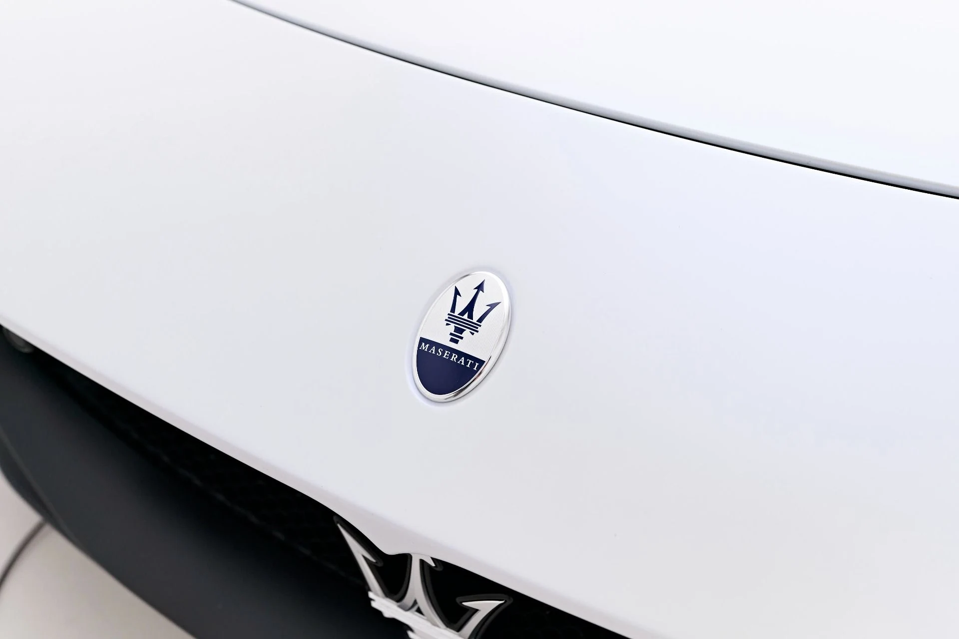 mph026_1810173012_Used_2022_Maserati_MC_20_Base_1740866252_3c1ea2e743