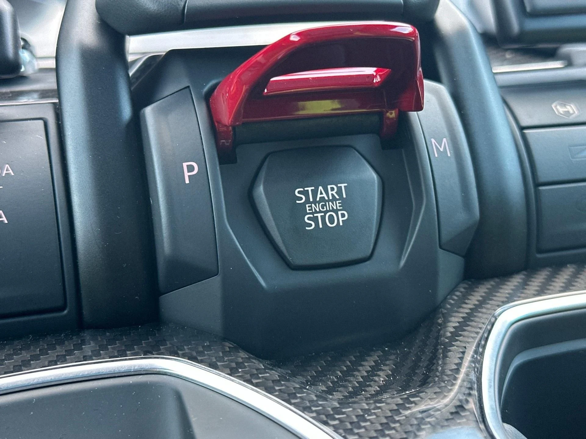 mph026_1813698397_New_2025_Lamborghini_Urus_SE_1762355308_a81238c886