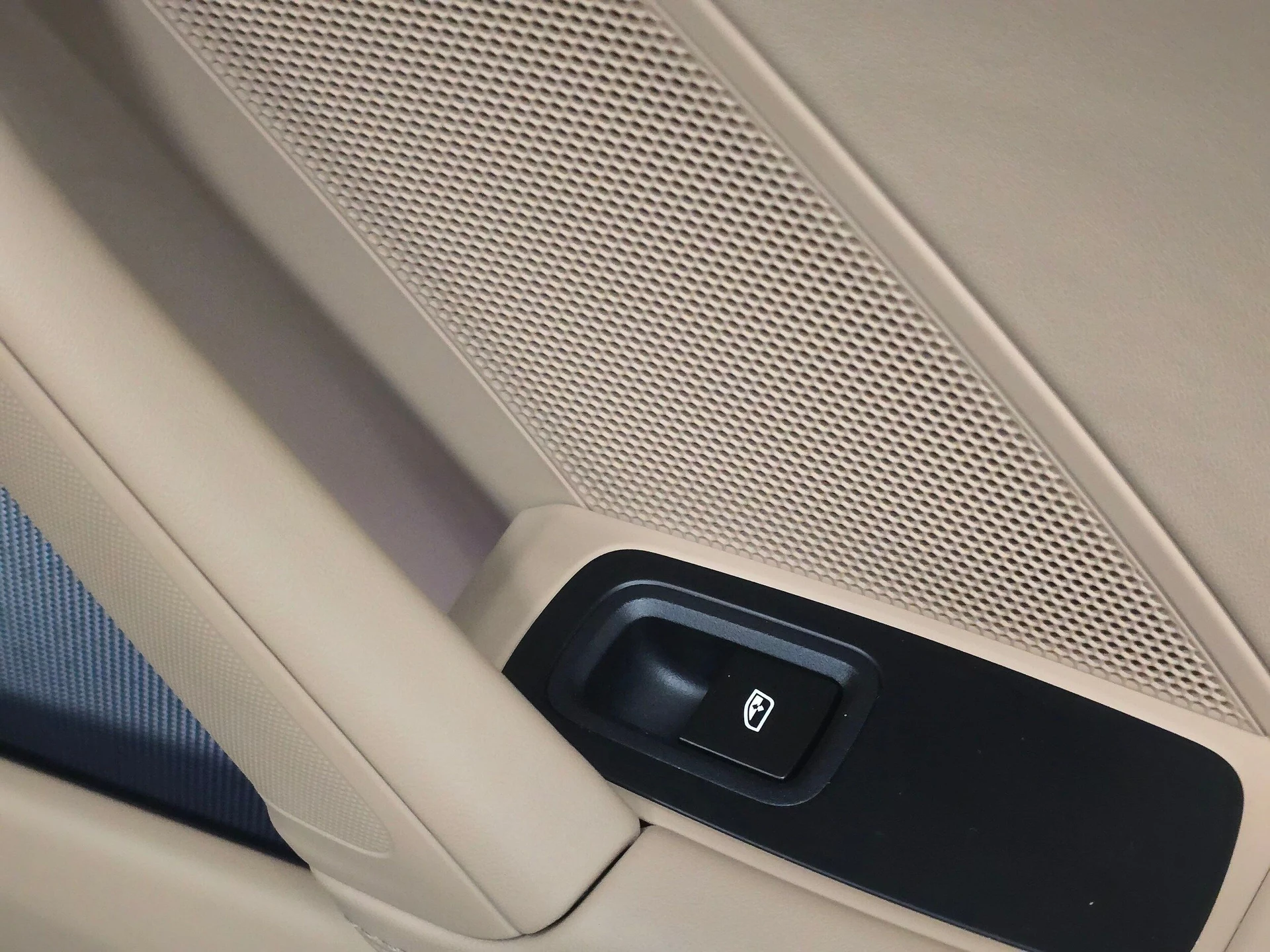 mph026_1825513712_d2ea2412a516d36fe27c2e575db30de2x_f44532bd82