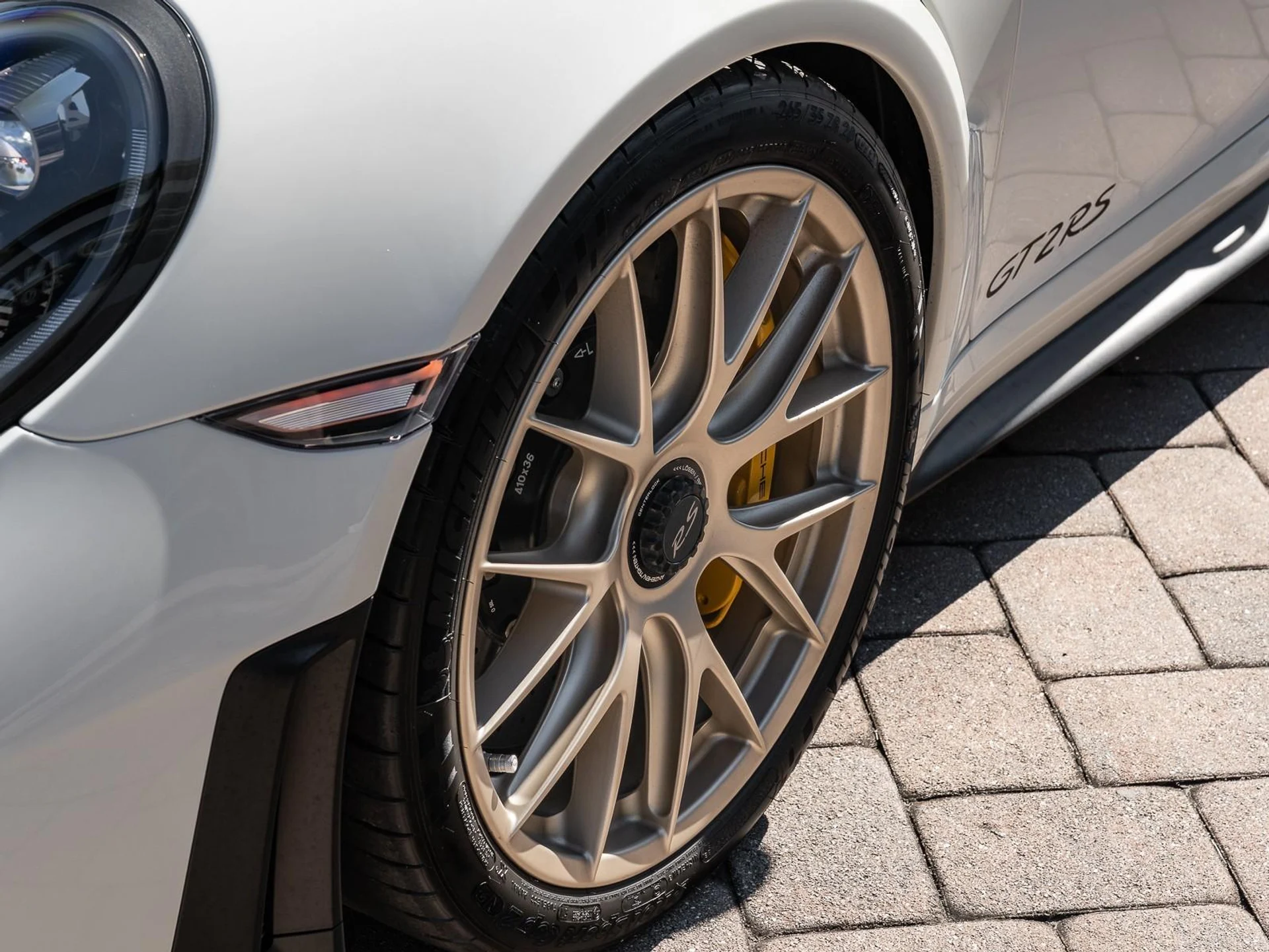 mph026_1835188332_Used_2018_Porsche_911_GT_2_RS_1763589956_fa932fed23