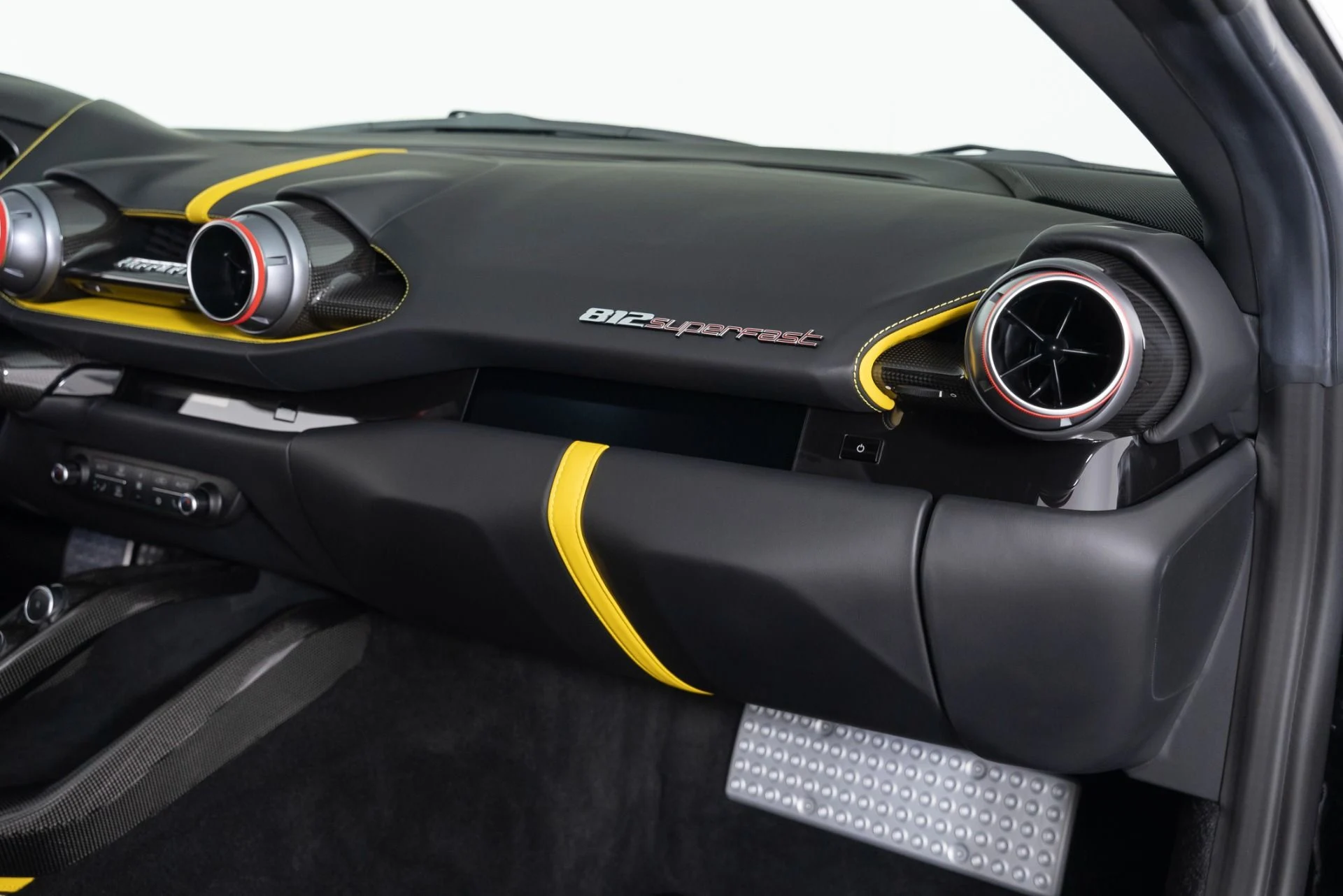 mph026_1839935680_Used_2019_Ferrari_812_Superfast_1719262606_414a9c0164