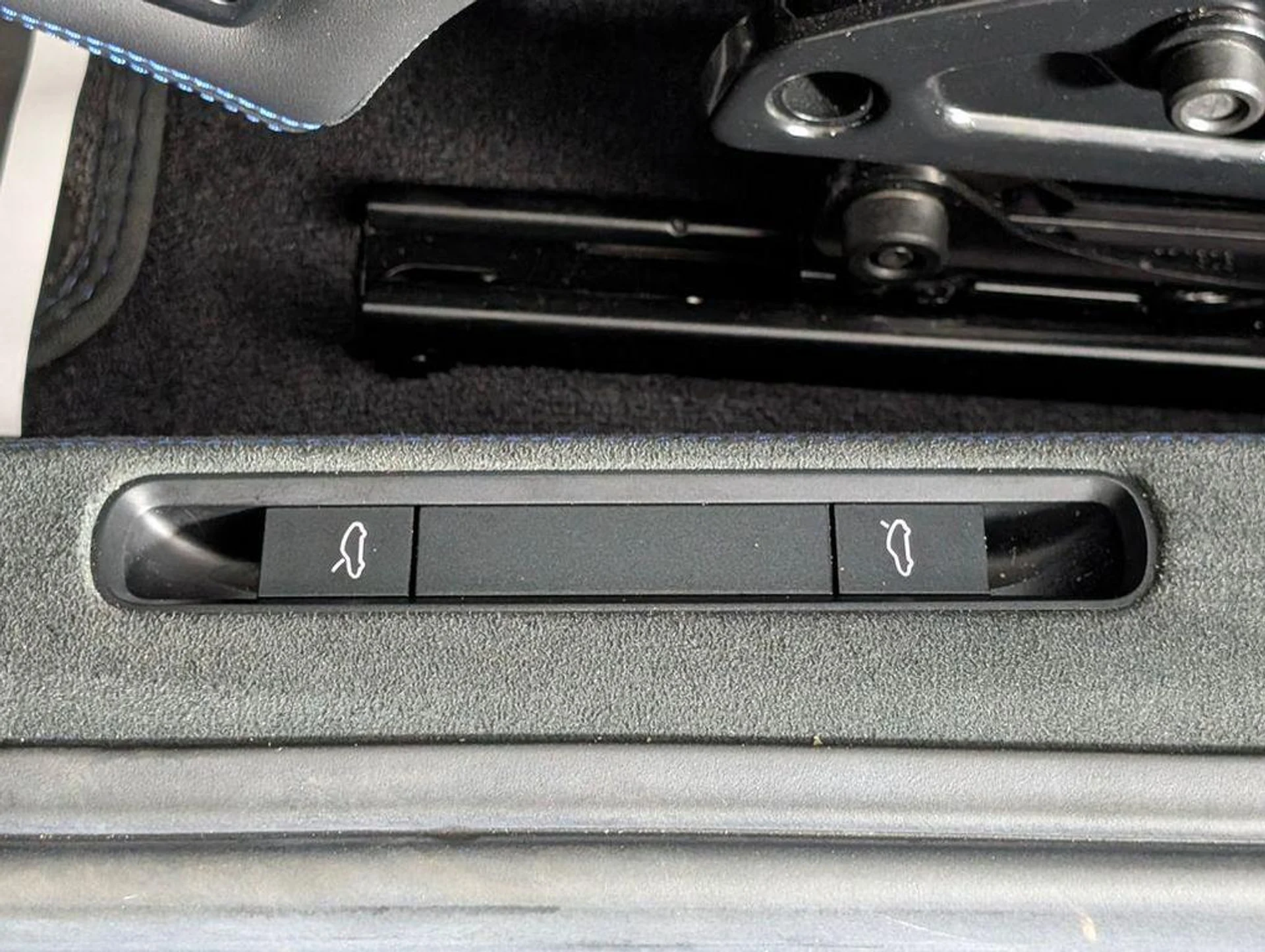 mph026_1840099711_av0vas_Ios_I6duyv_Pk5r_Nr_CV_4ado_1a449173d2