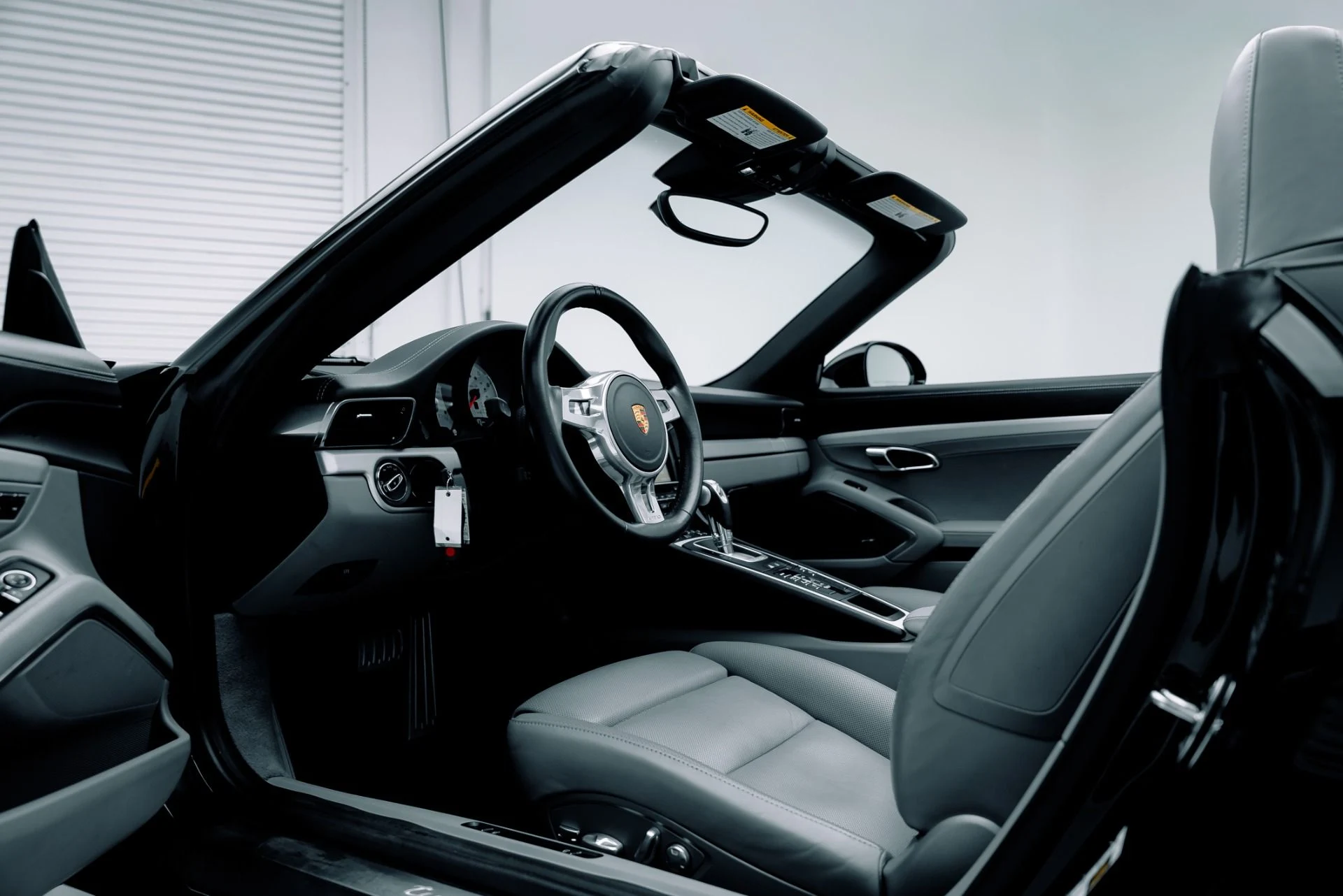 mph026_1850350973_Used_2014_Porsche_911_Turbo_S_1764615222_59728eeffb