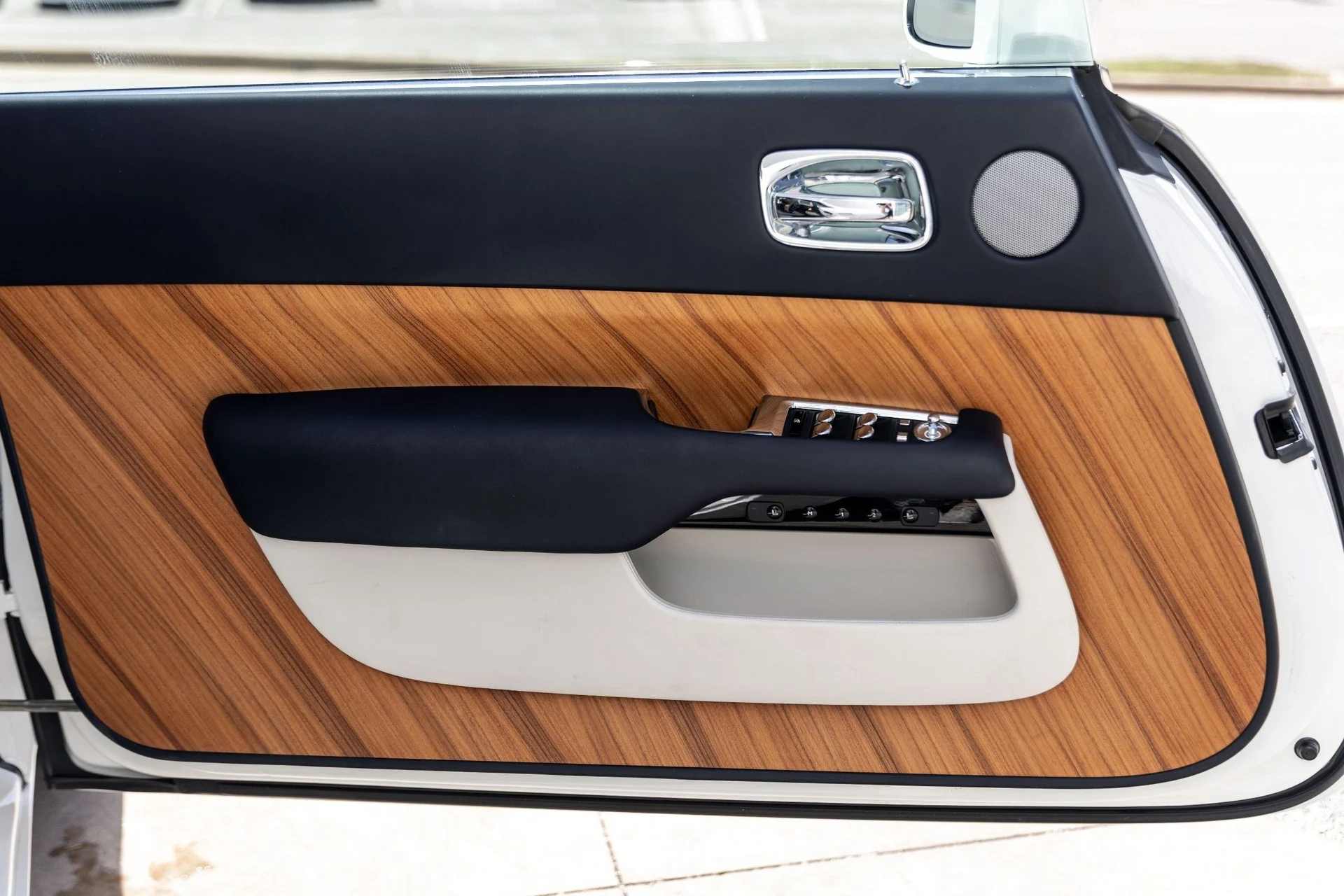 mph026_1852711365_Hi_Tech_Luxury_Imports_LLC_SCA_666_D50_HU_107224_image_26_4ce934dc62