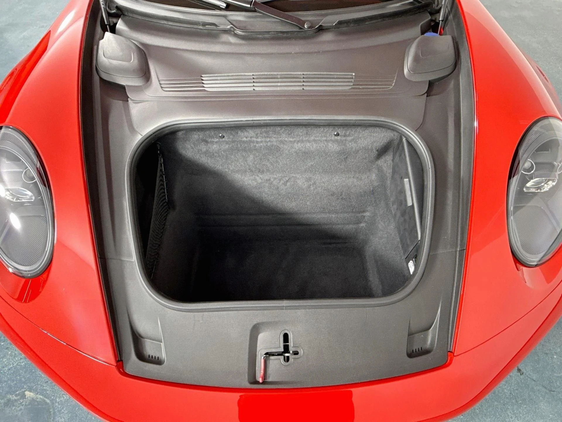 mph026_1856393913_Used_2024_Porsche_911_Carrera_GTS_1787948891_092cddab55